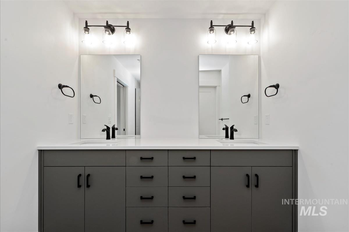 1701 S Federal Way Property Photo 23
