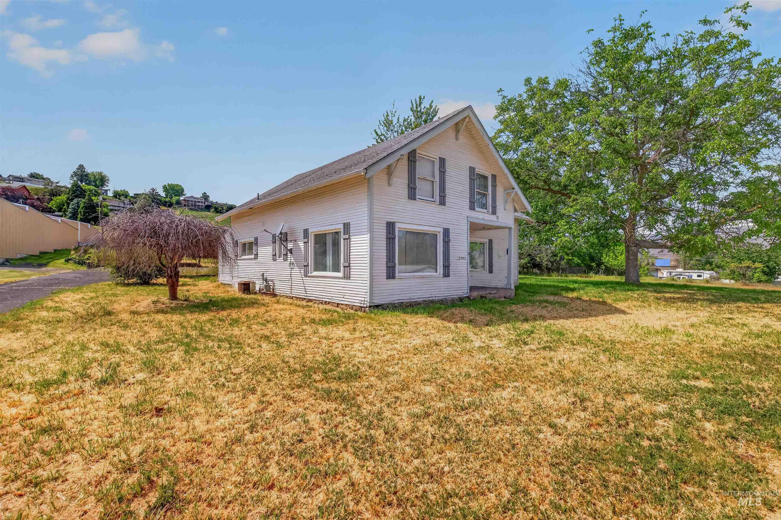 2042 13th Street Property Photo 1