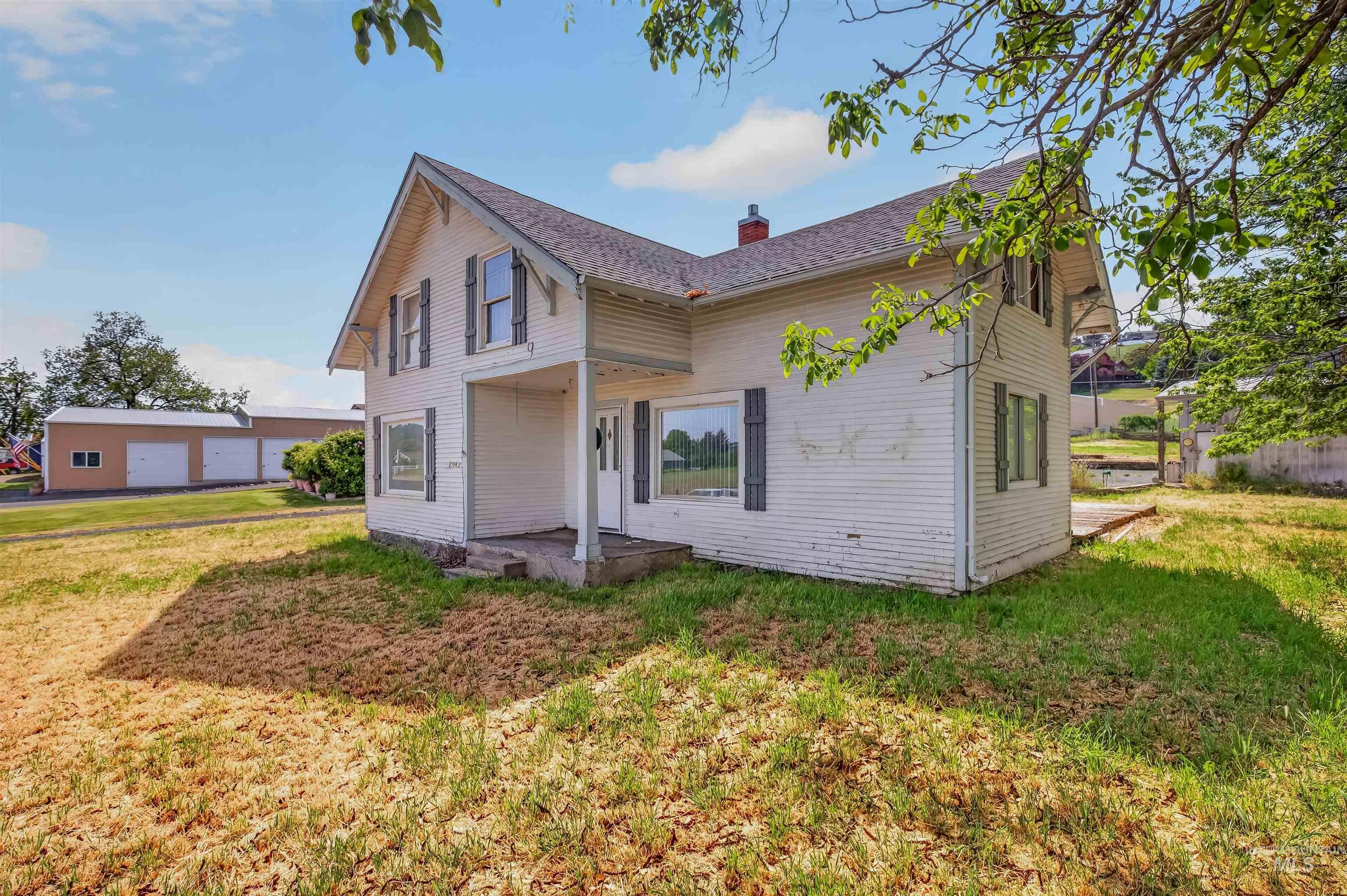 2042 13th Street Property Photo 2