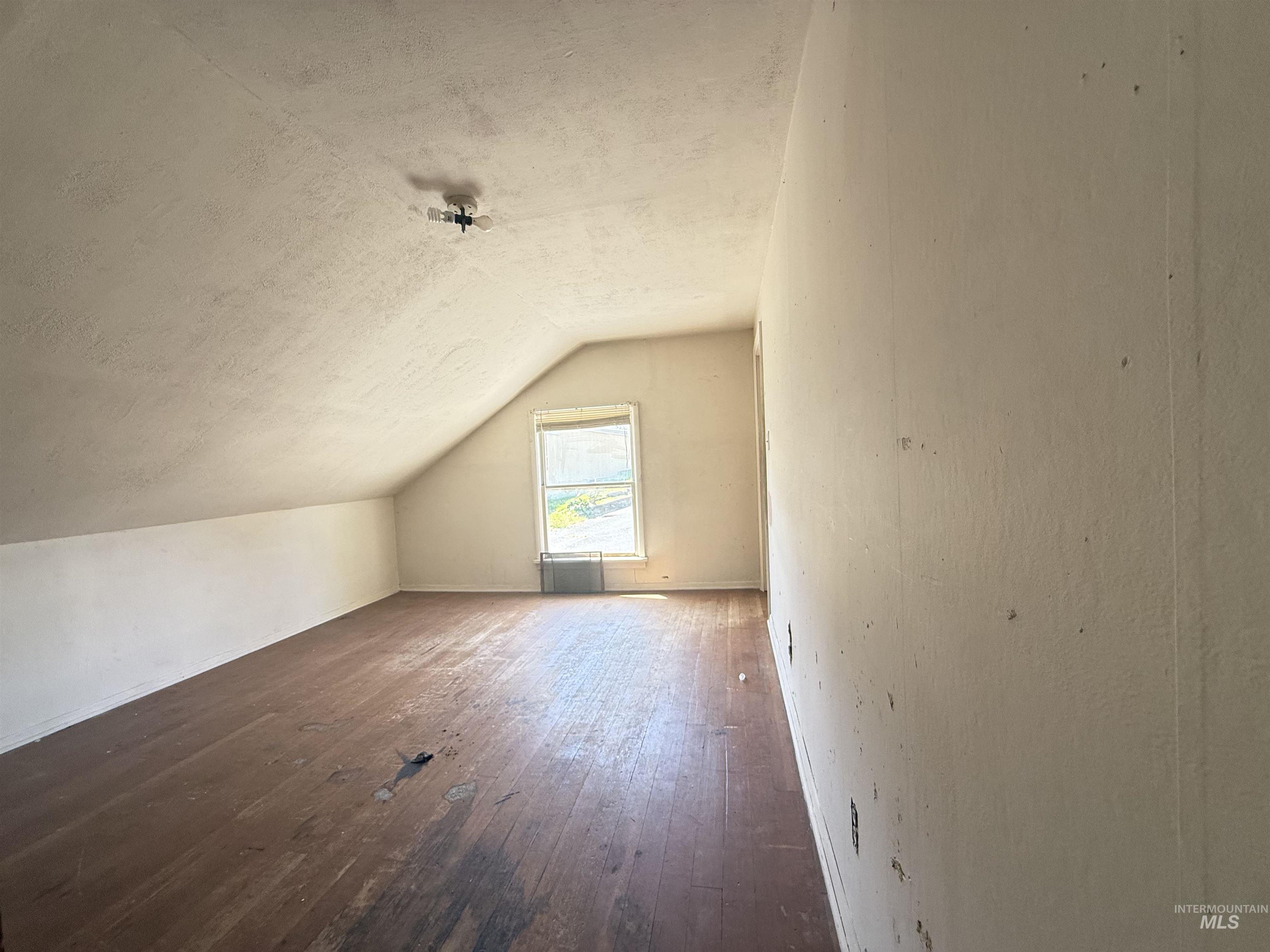 2042 13th Street Property Photo 10