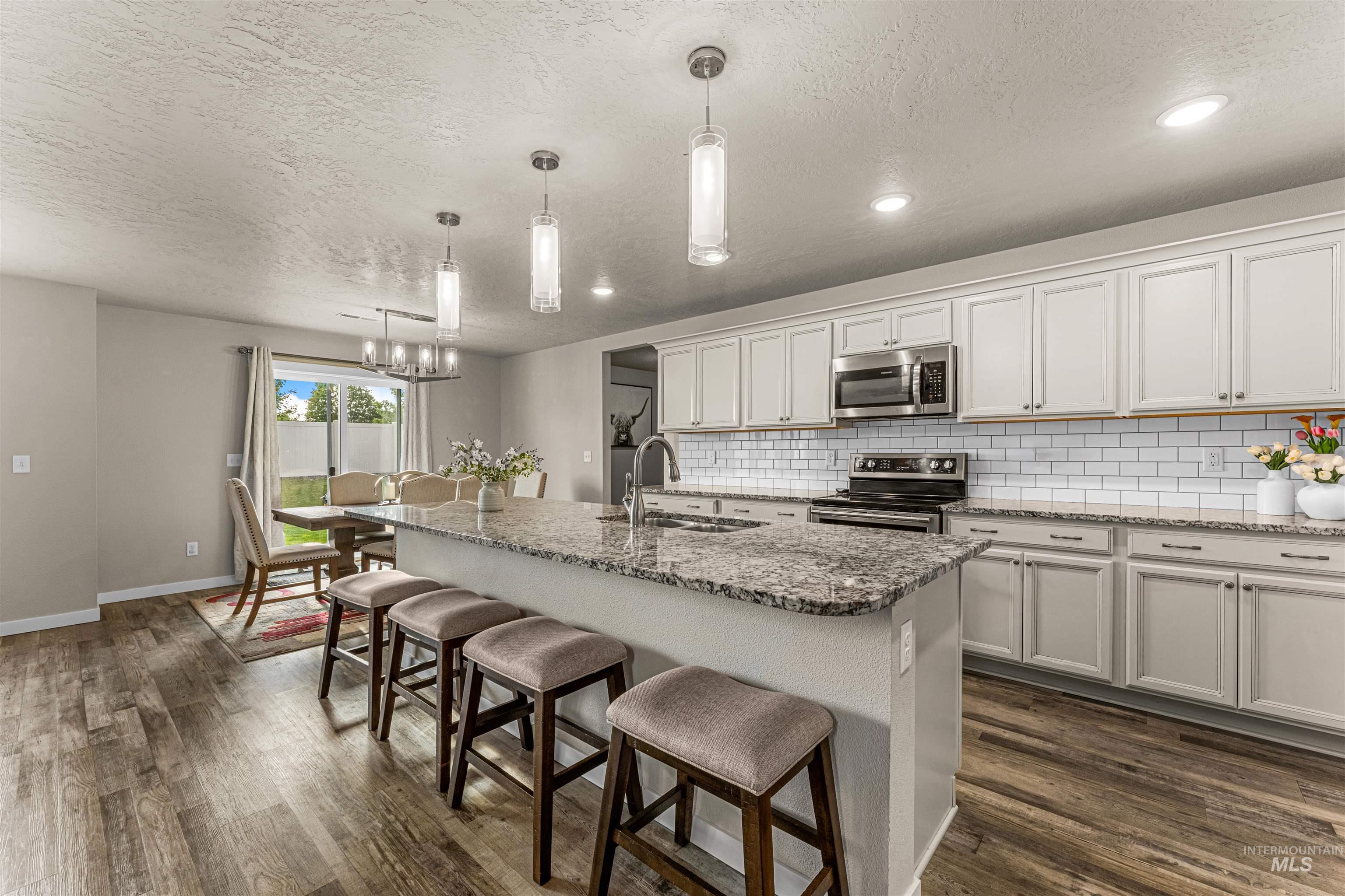 17817 Sunset Ridge Ave. Property Photo 12