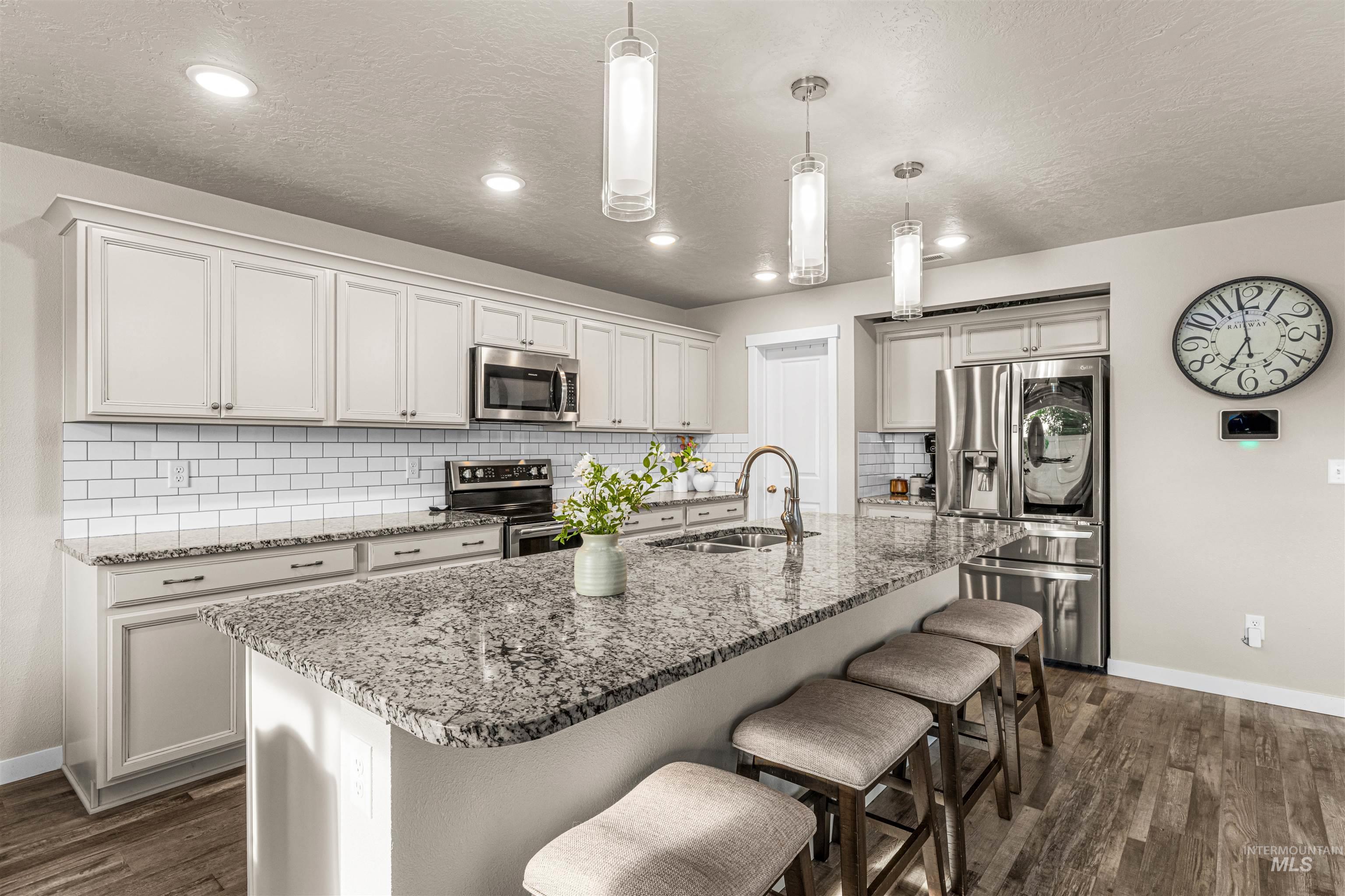 17817 Sunset Ridge Ave. Property Photo 17
