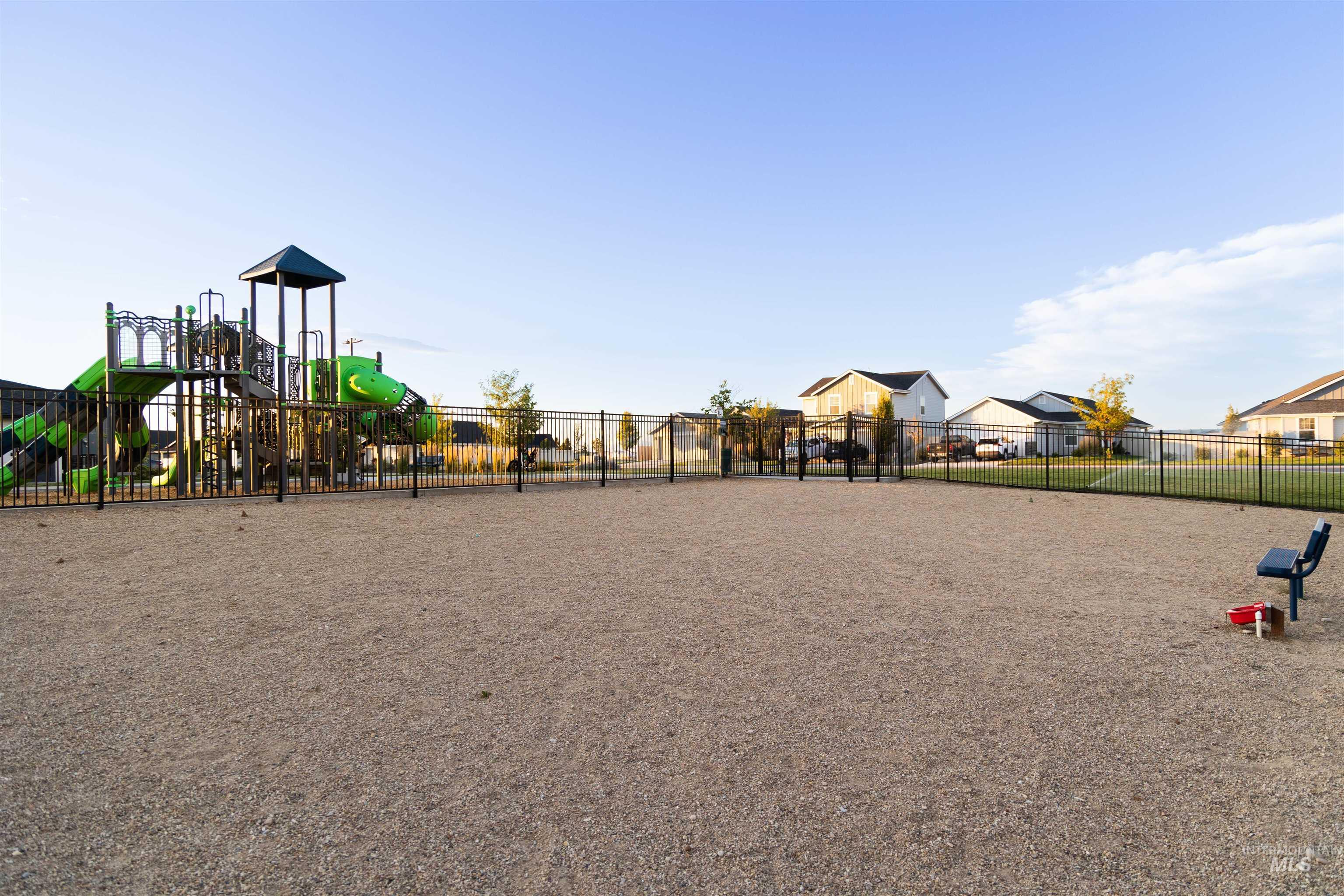 17817 Sunset Ridge Ave. Property Photo 46