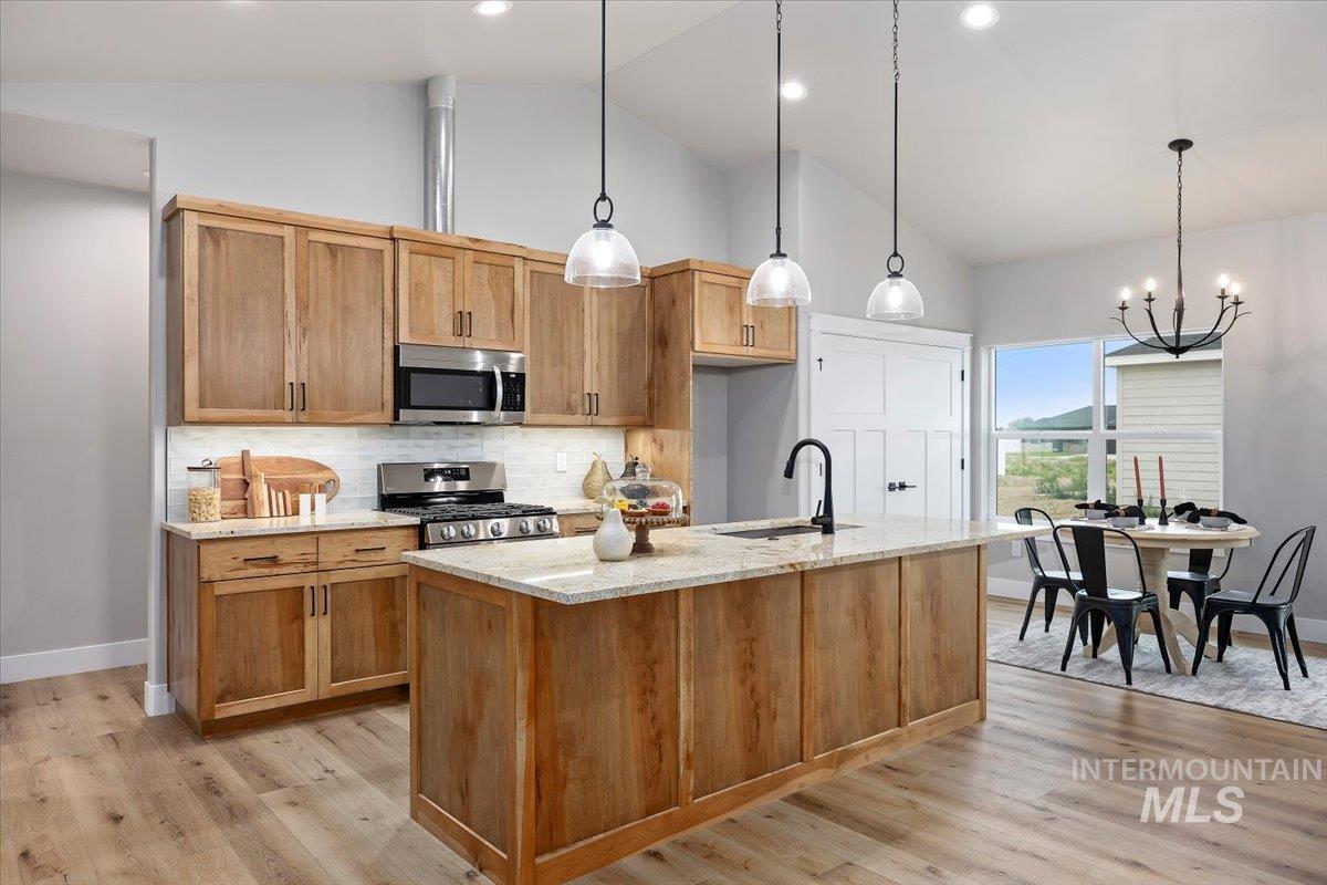 1119 Sage Property Photo 4