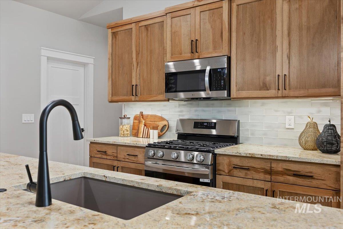1119 Sage Property Photo 5