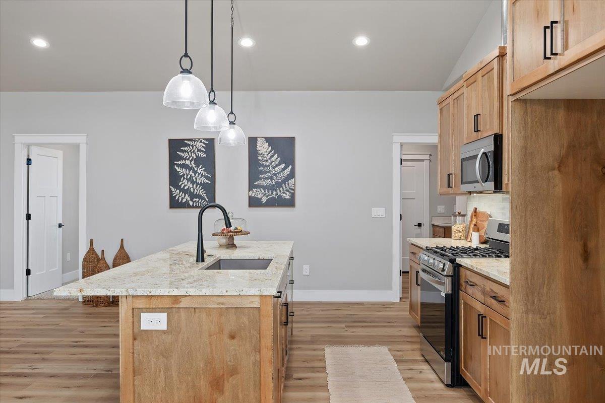 1119 Sage Property Photo 6