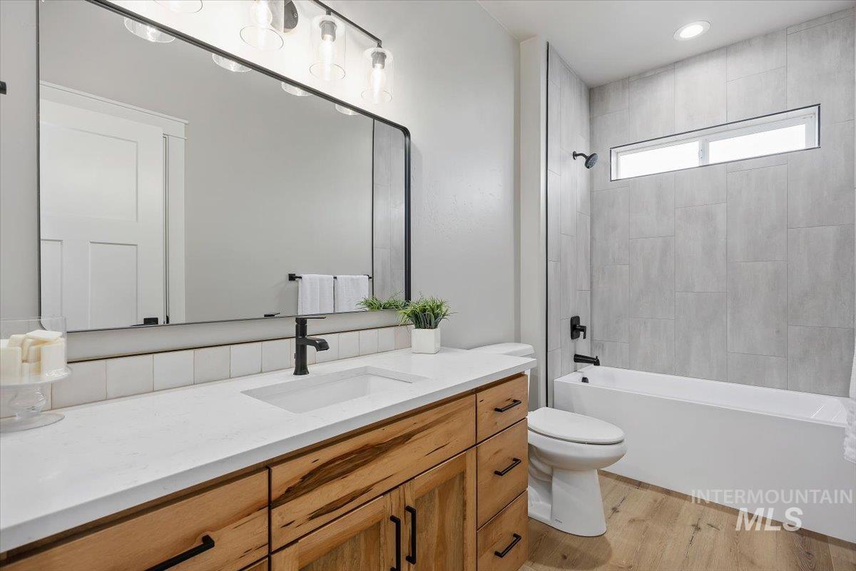 1119 Sage Property Photo 9