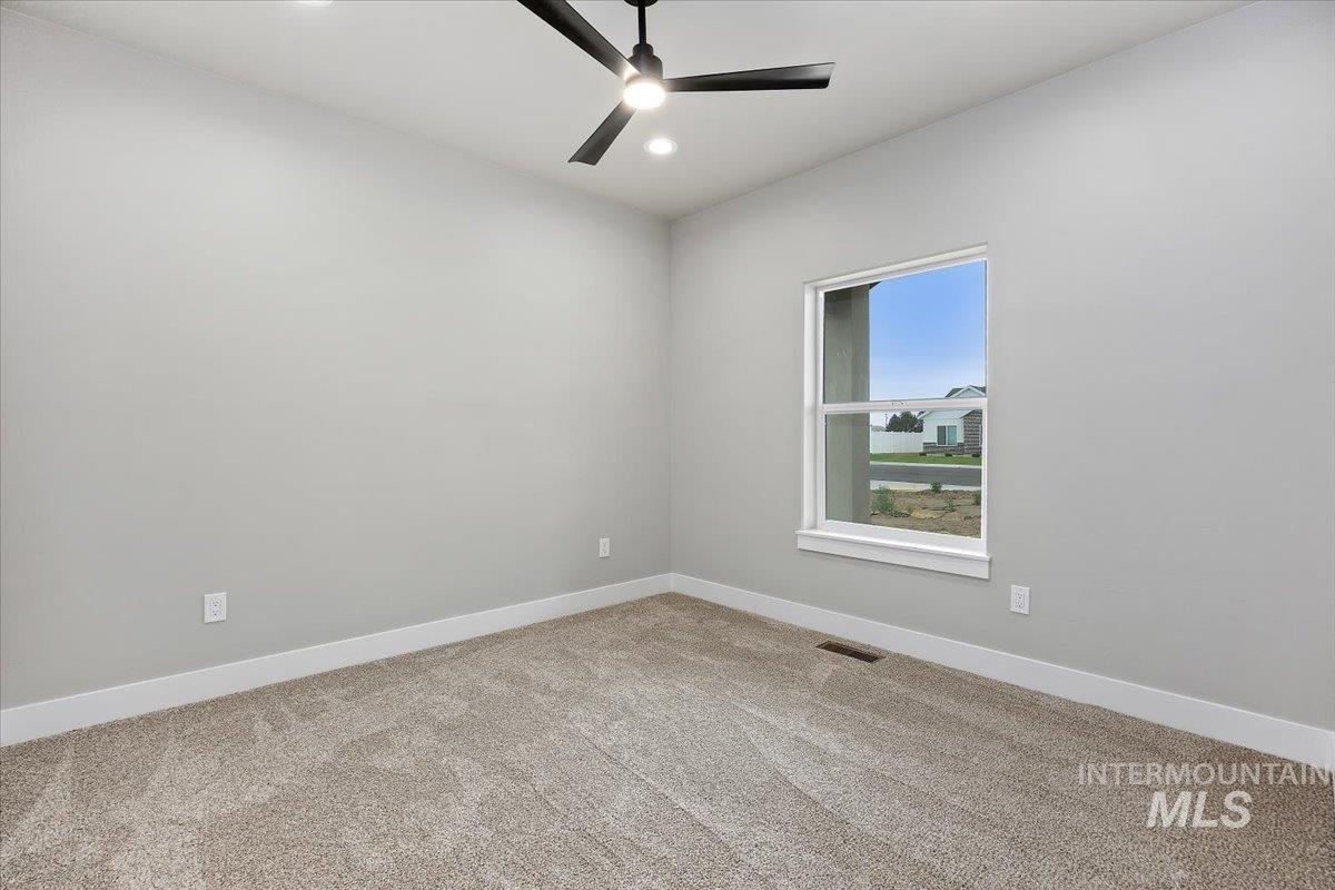 1119 Sage Property Photo 12