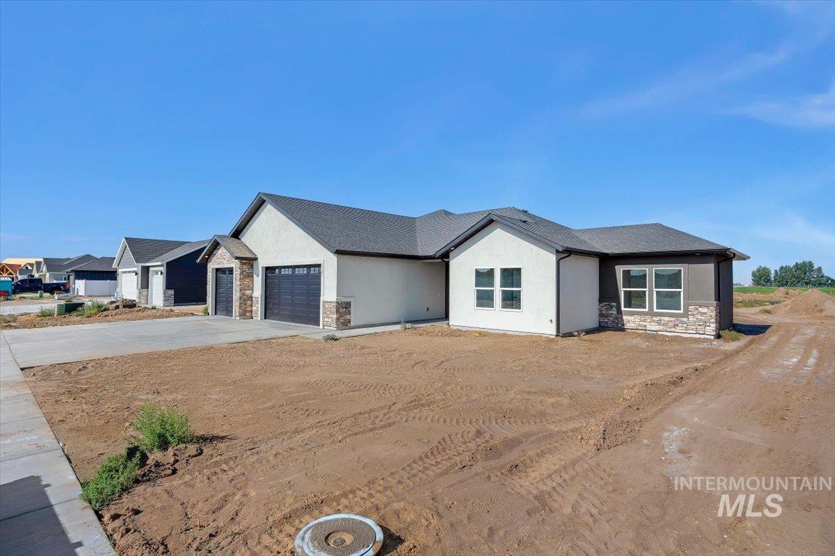 1121 Moss Property Photo 2