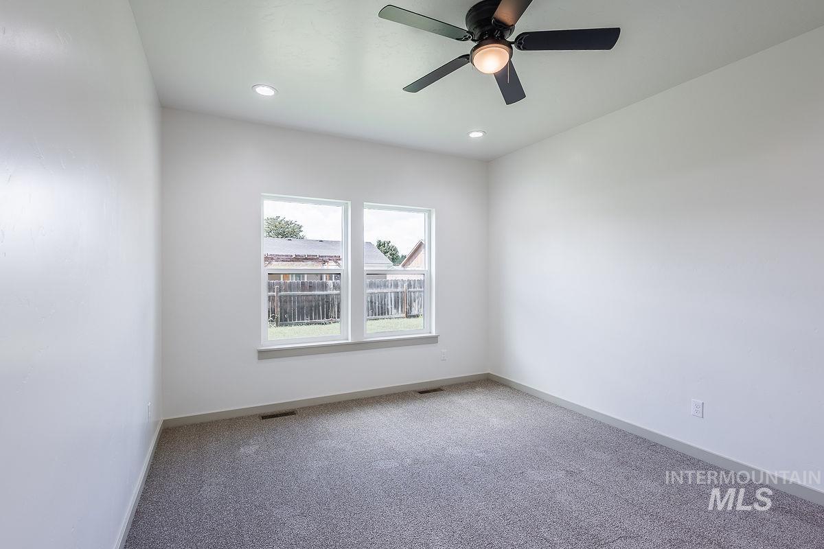 1075 W 10th Street Property Photo 17