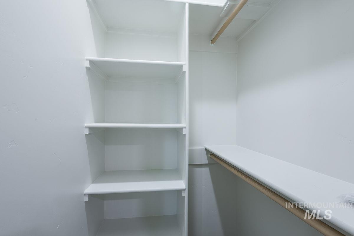 1075 W 10th Street Property Photo 25