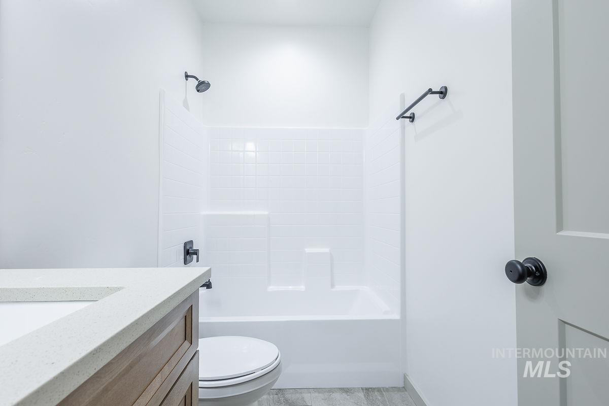 1075 W 10th Street Property Photo 26