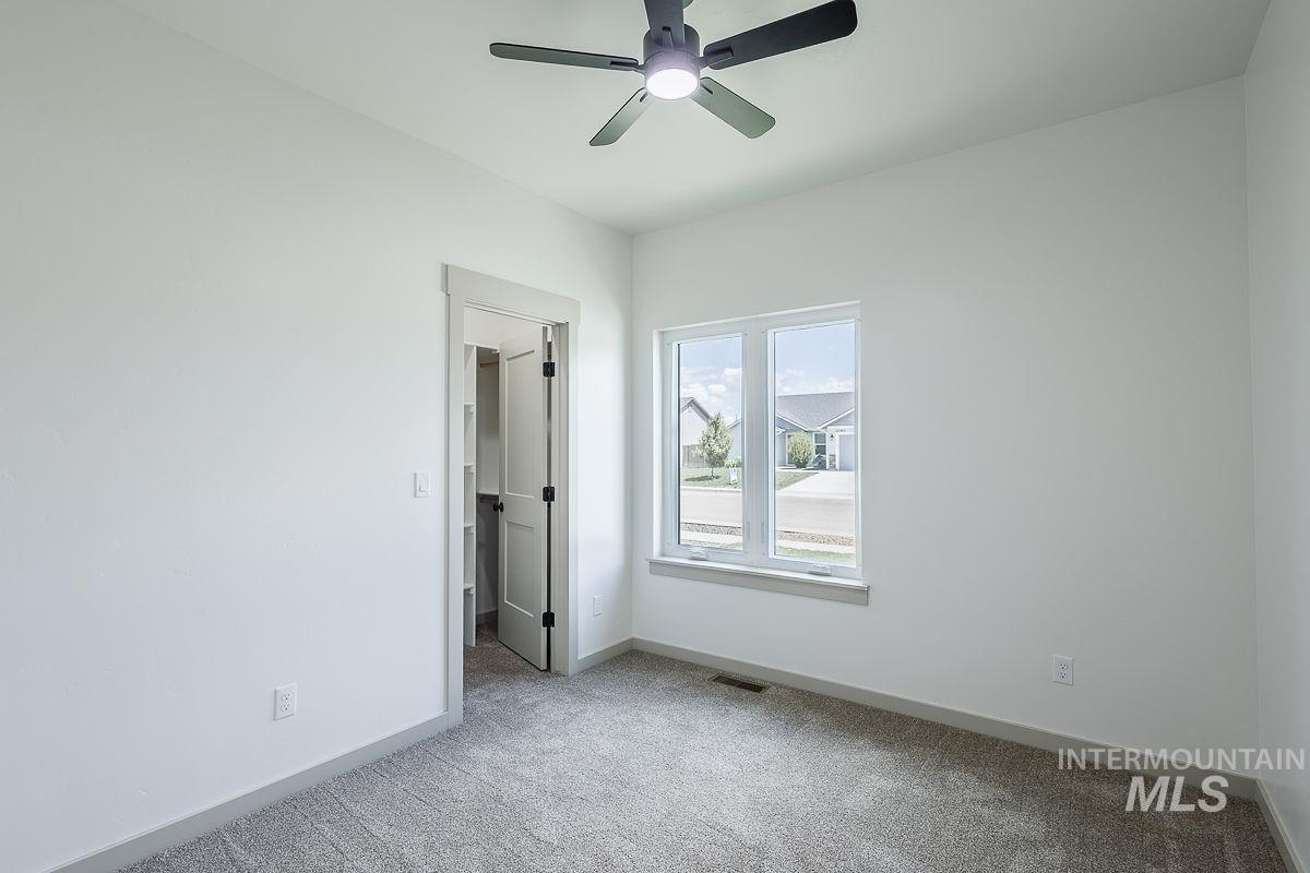 1075 W 10th Street Property Photo 28