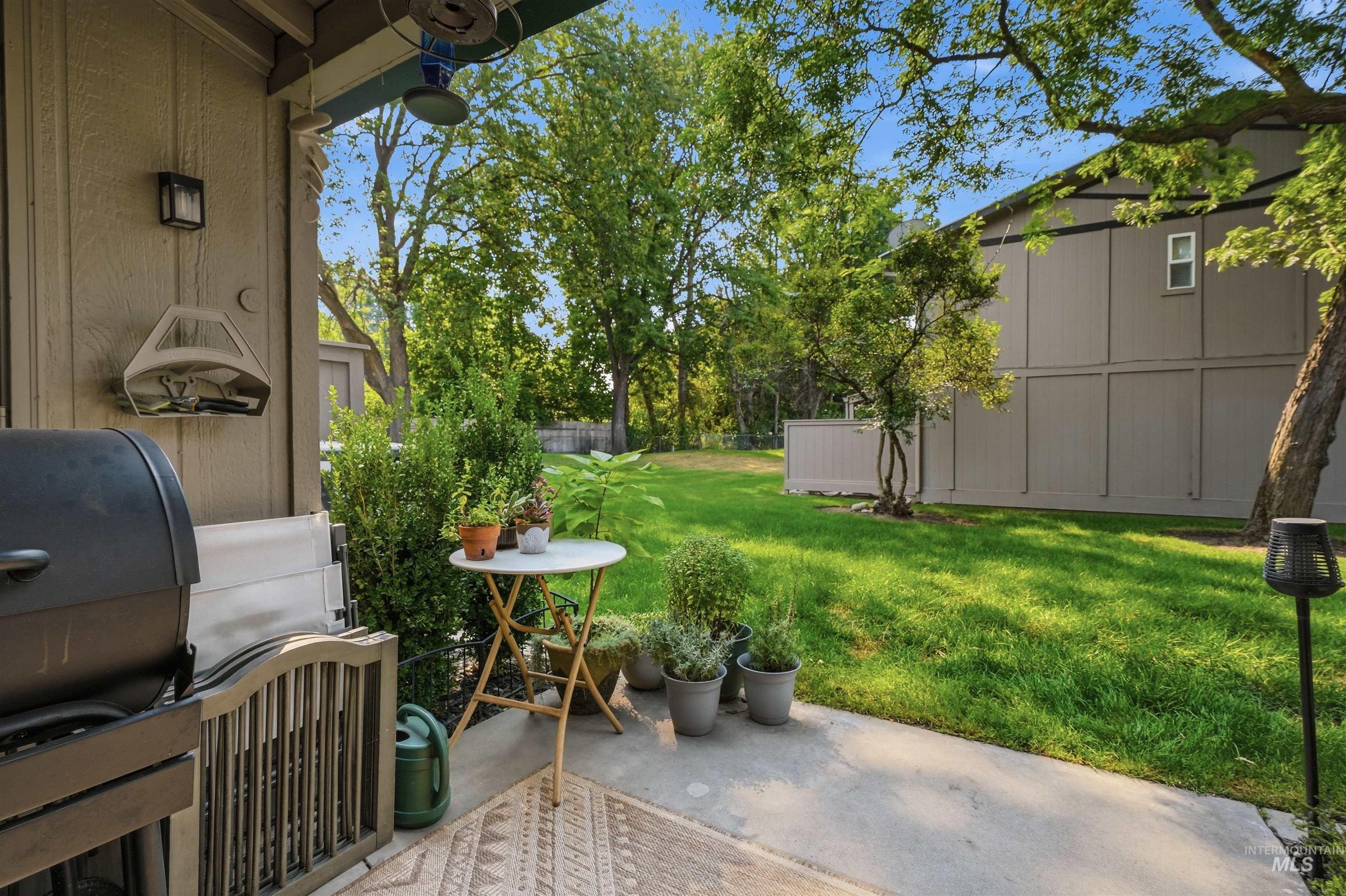 348 N Eagle Glen Property Photo 26