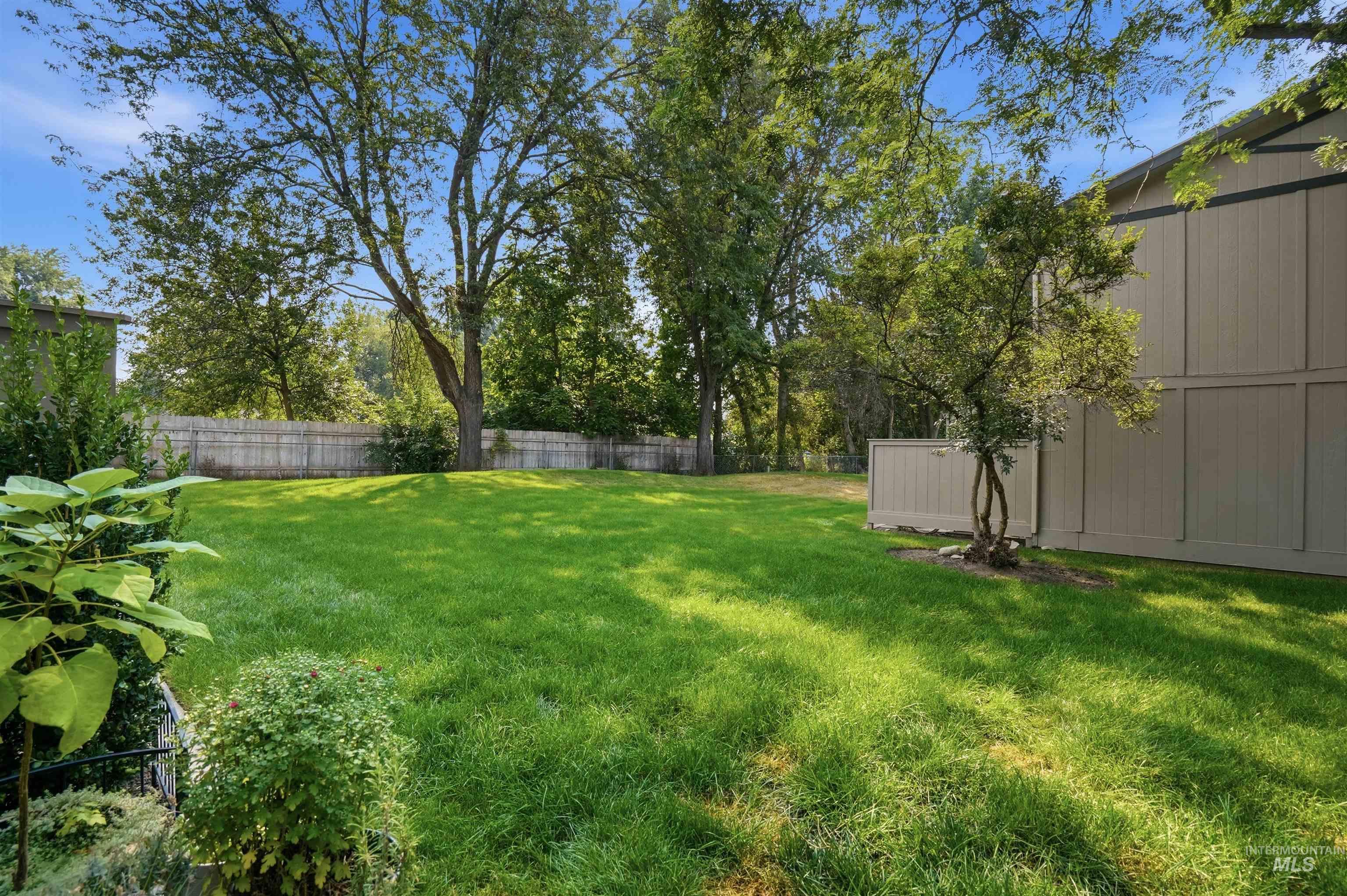 348 N Eagle Glen Property Photo 30