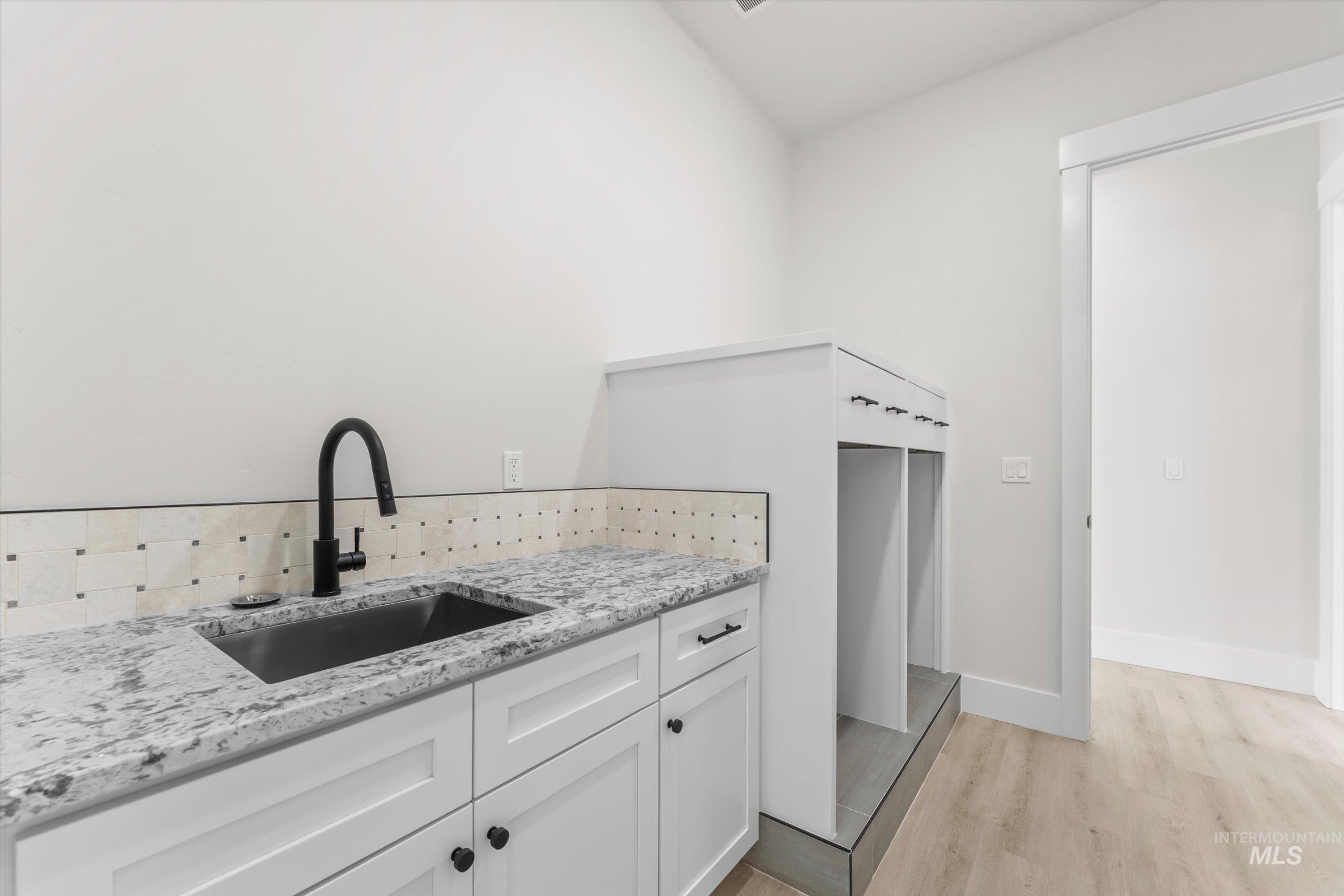 27502 Commerce Comet Way Property Photo 16