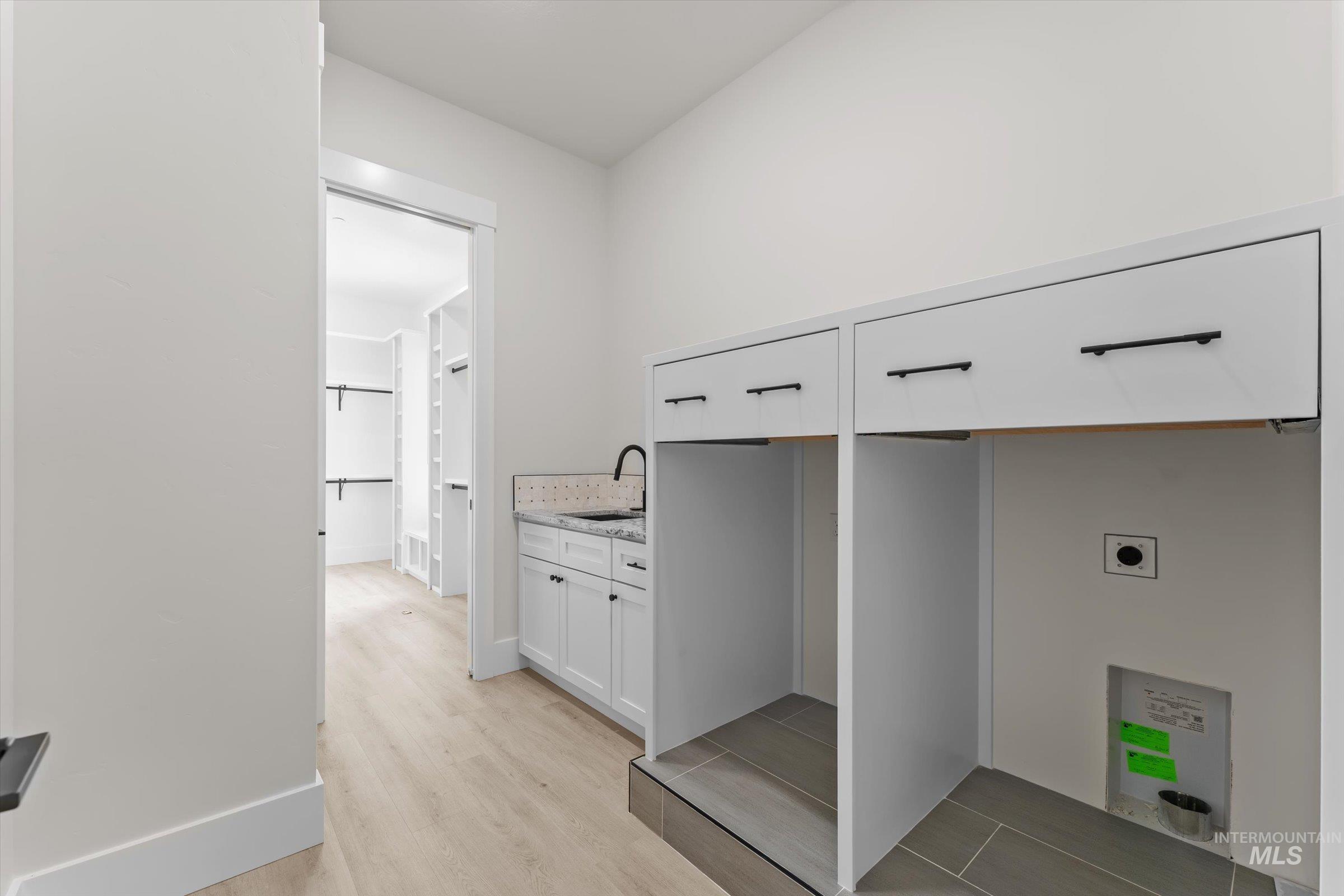 27502 Commerce Comet Way Property Photo 17