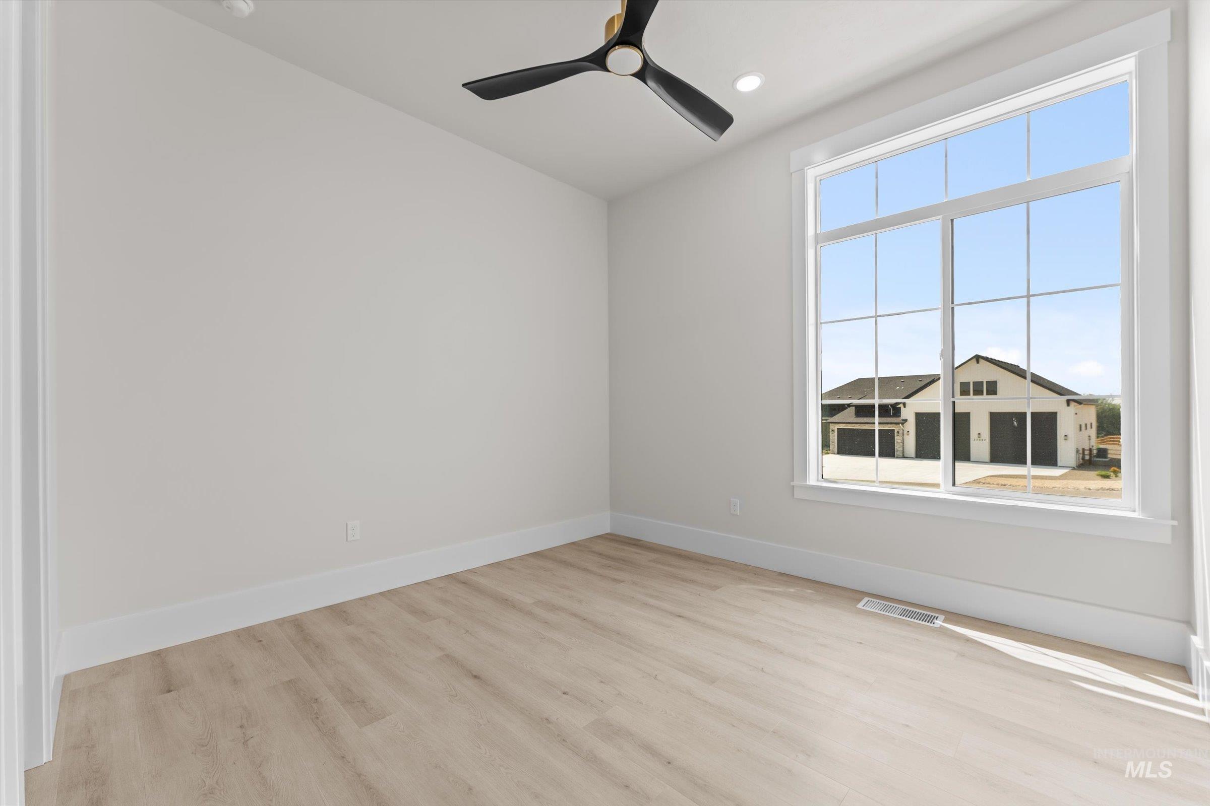 27502 Commerce Comet Way Property Photo 35