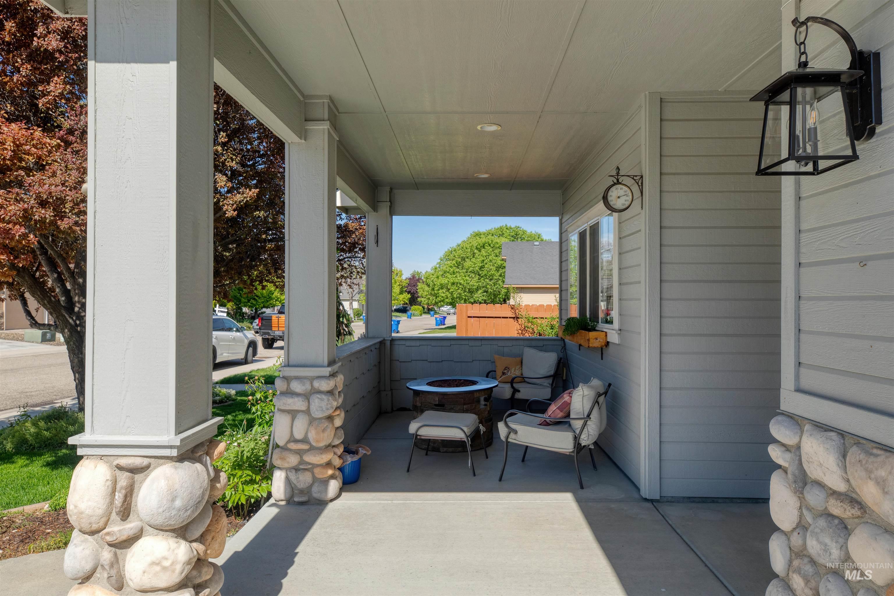 12420 W Murchison St Property Photo 4