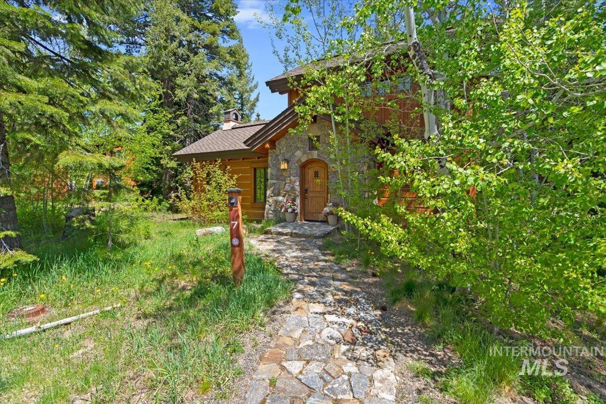 7 Rock Creek Ct. Property Photo 2