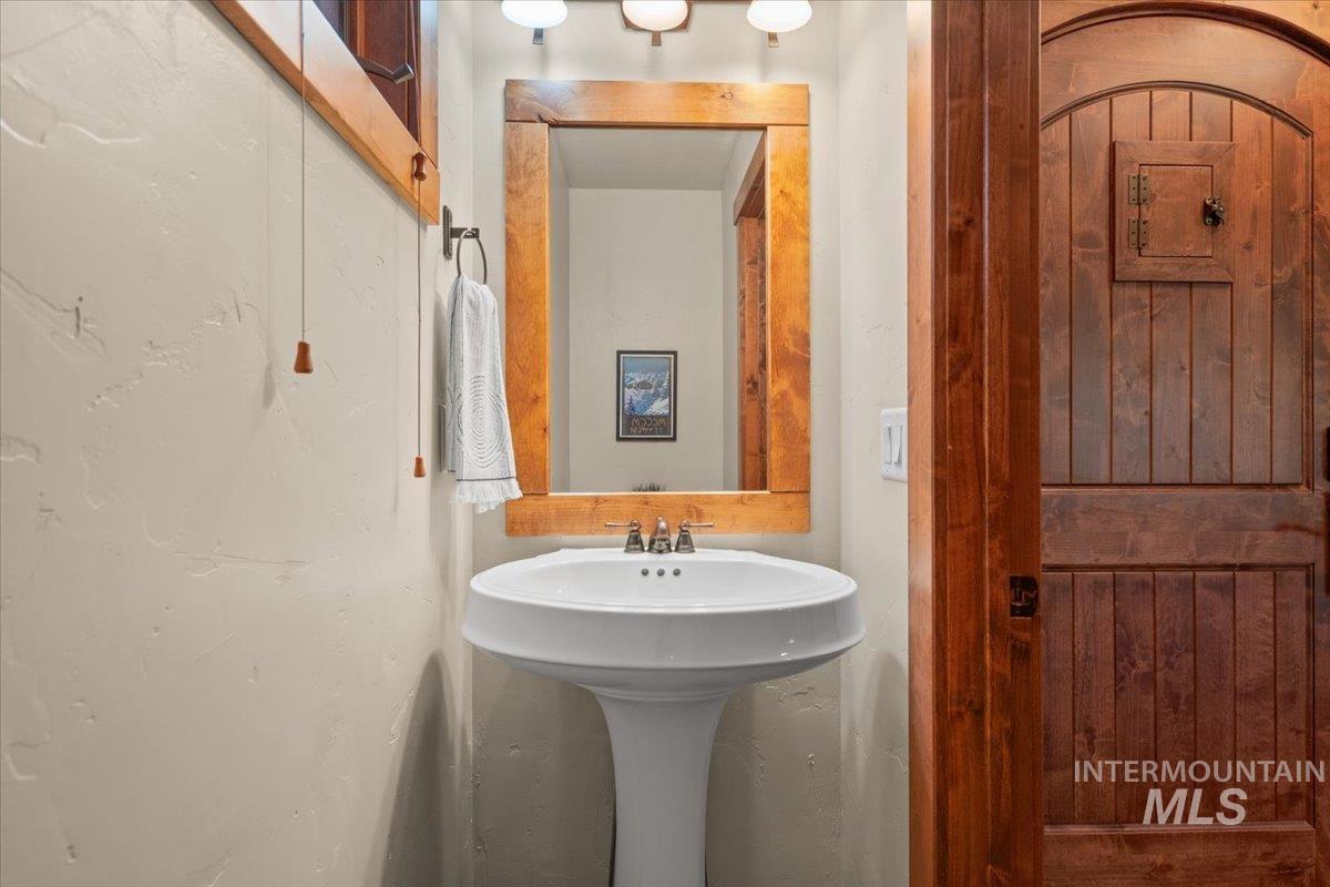 7 Rock Creek Ct. Property Photo 18