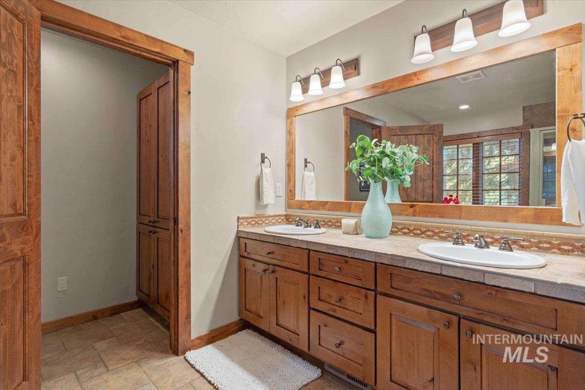 7 Rock Creek Ct. Property Photo 24