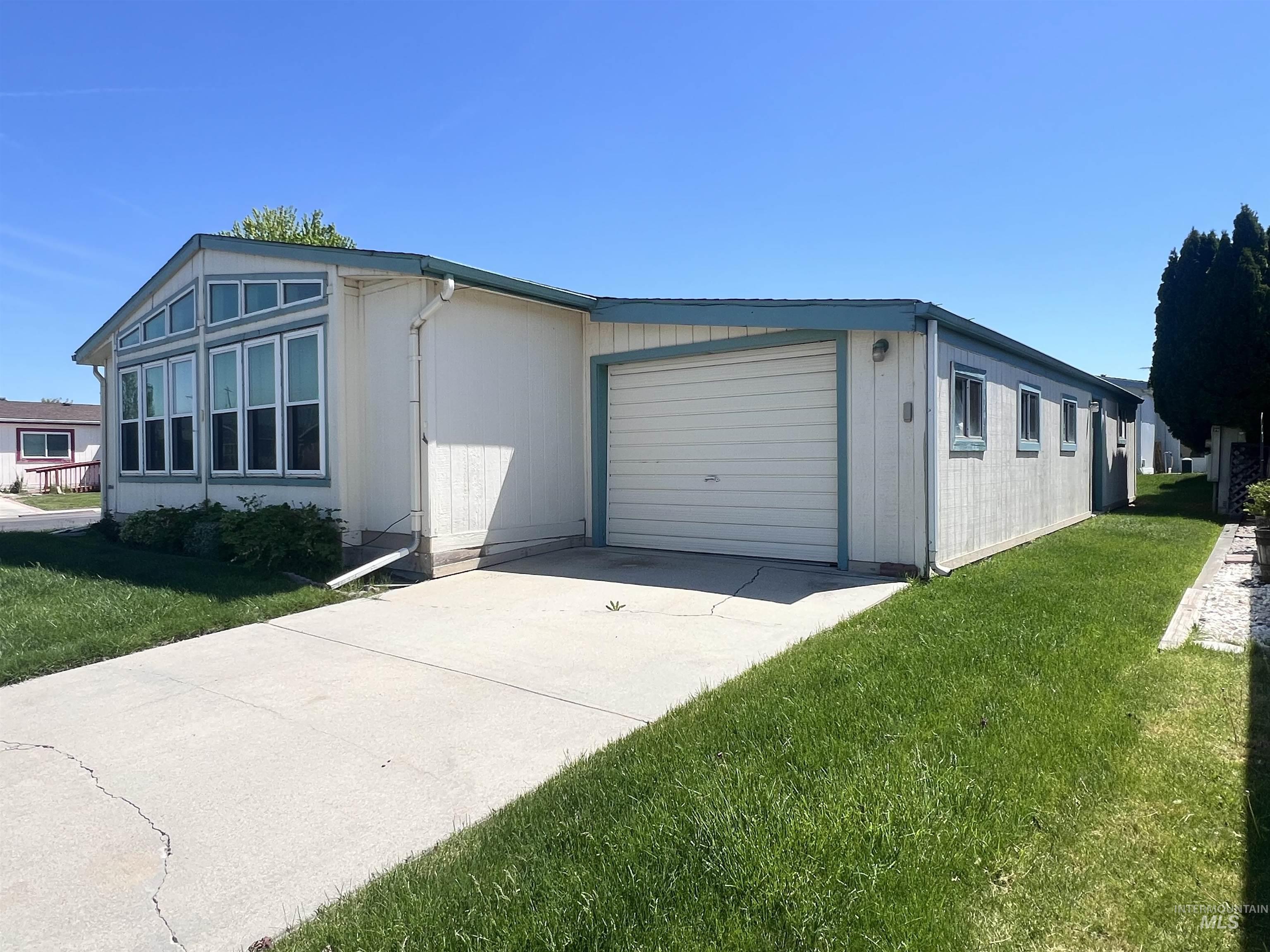 1907 W Flamingo Property Photo 3