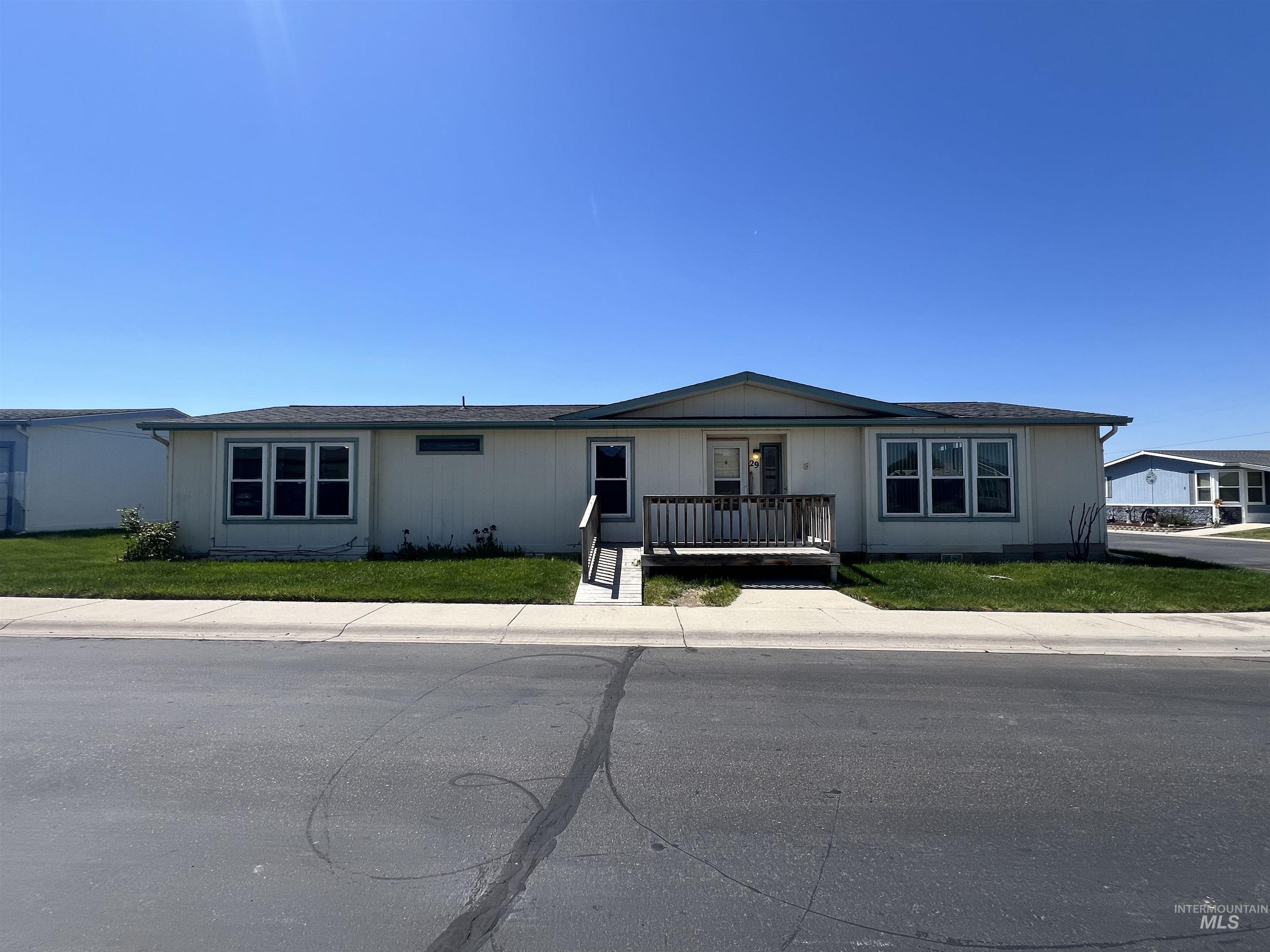 1907 W Flamingo Property Photo 4