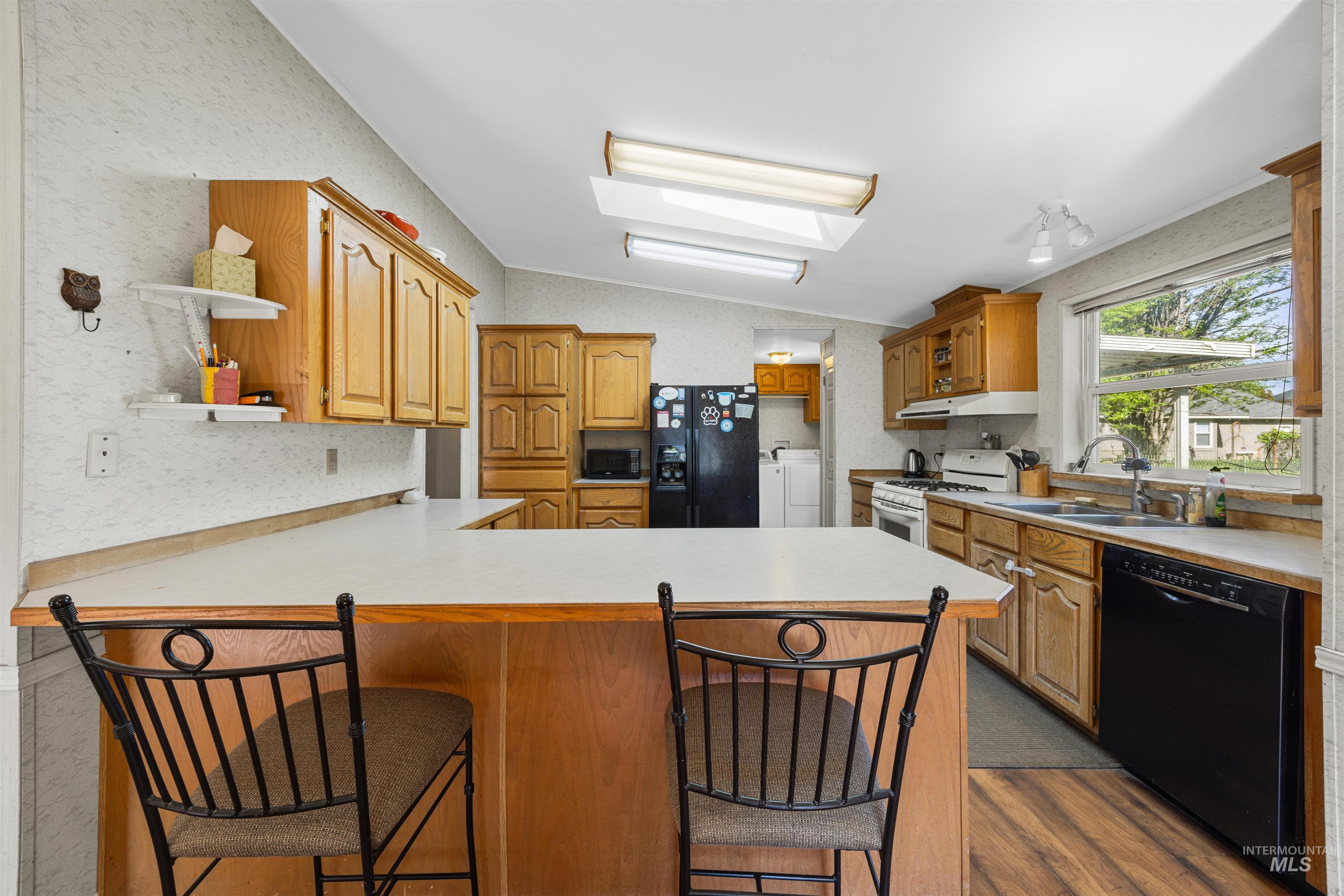 2875 N Maple Grove Property Photo 5