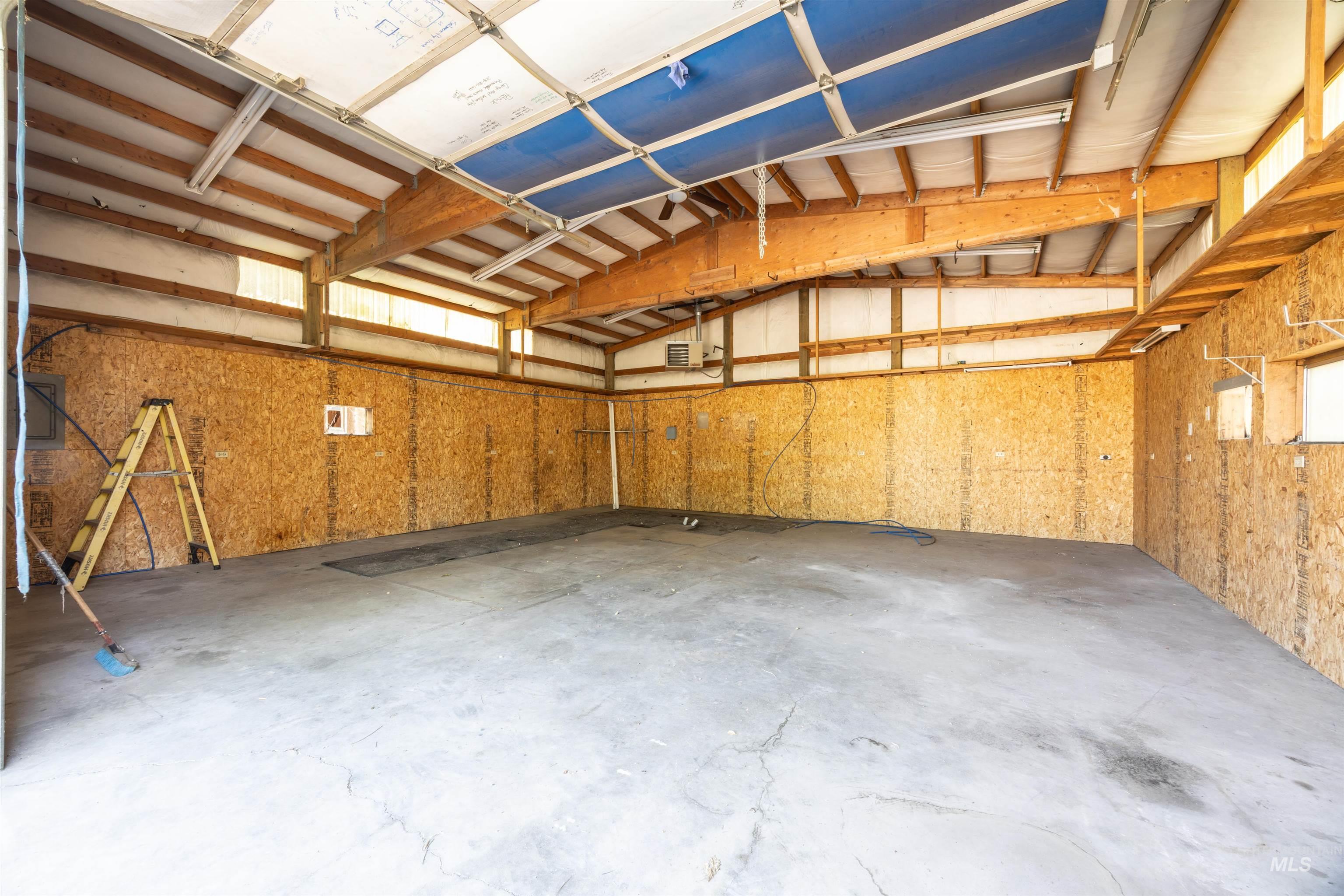 2875 N Maple Grove Property Photo 20