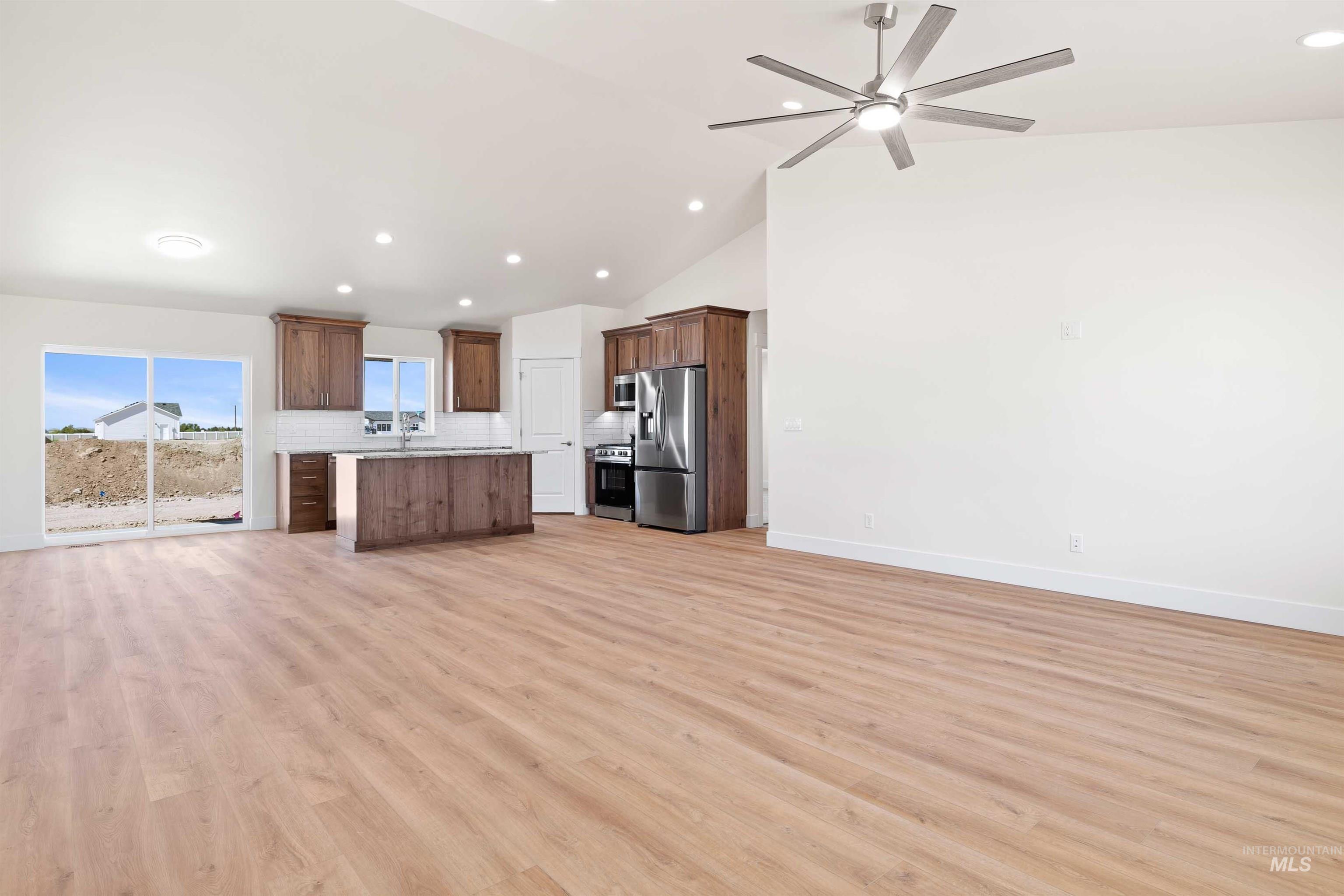 3125 Orion Ave Property Photo 5