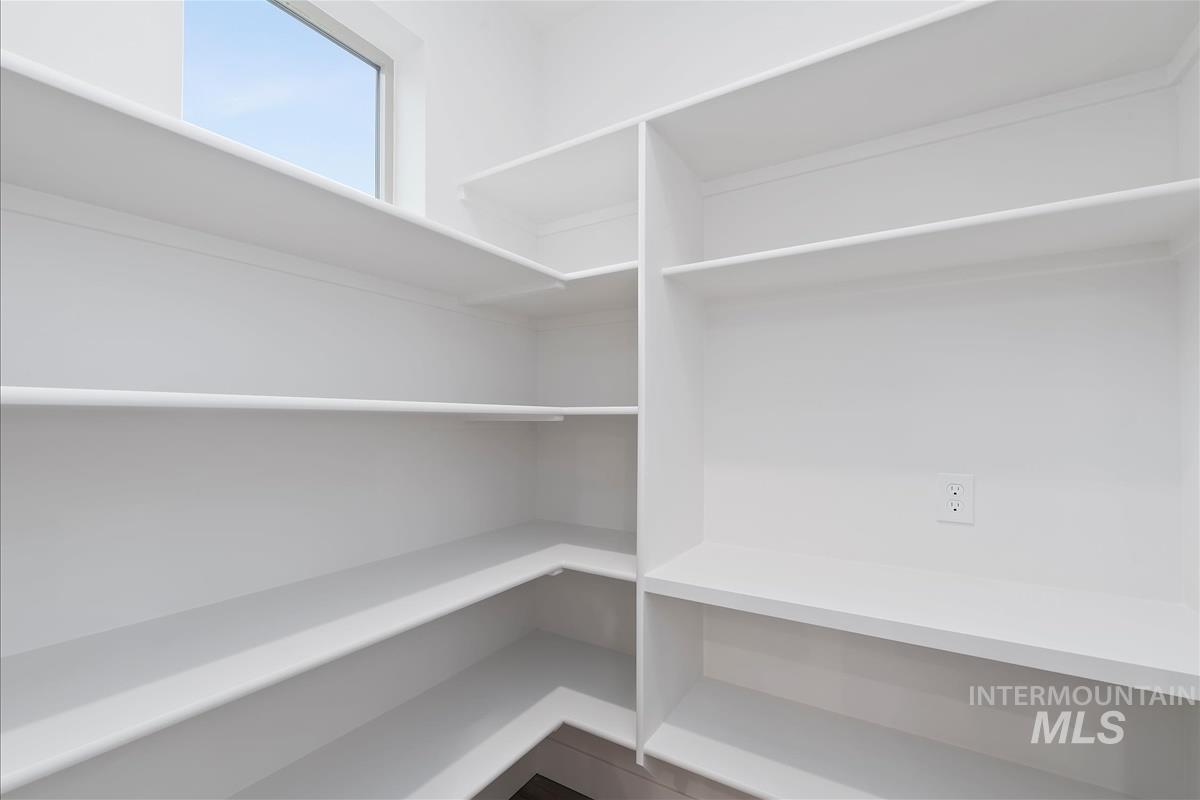 1717 S Federal Way Property Photo 8