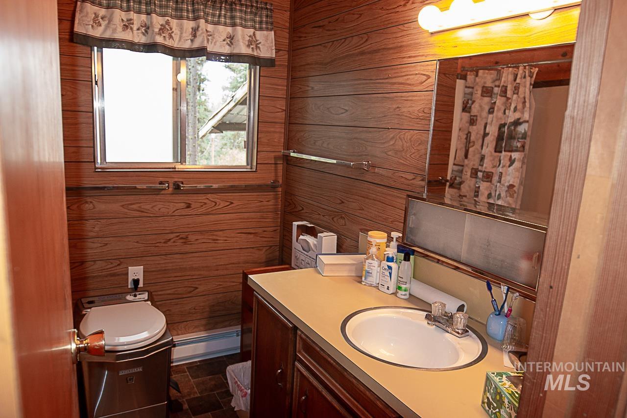 225 Mesplie Rd. Property Photo 8