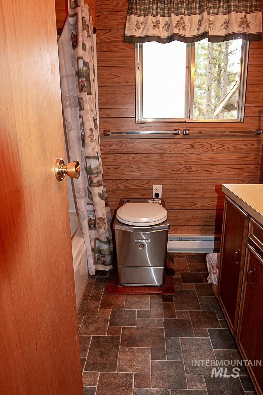 225 Mesplie Rd. Property Photo 9