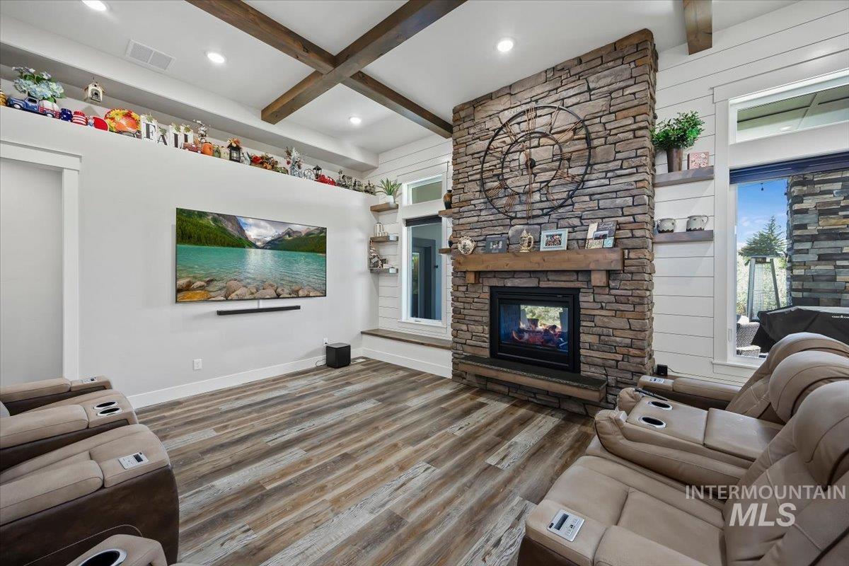 1587 Clear Creek Loop Property Photo 4