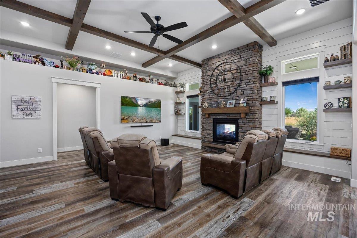 1587 Clear Creek Loop Property Photo 5