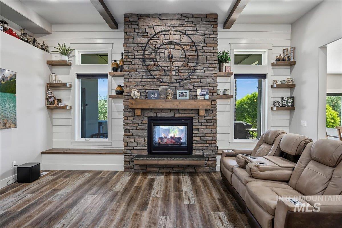 1587 Clear Creek Loop Property Photo 6