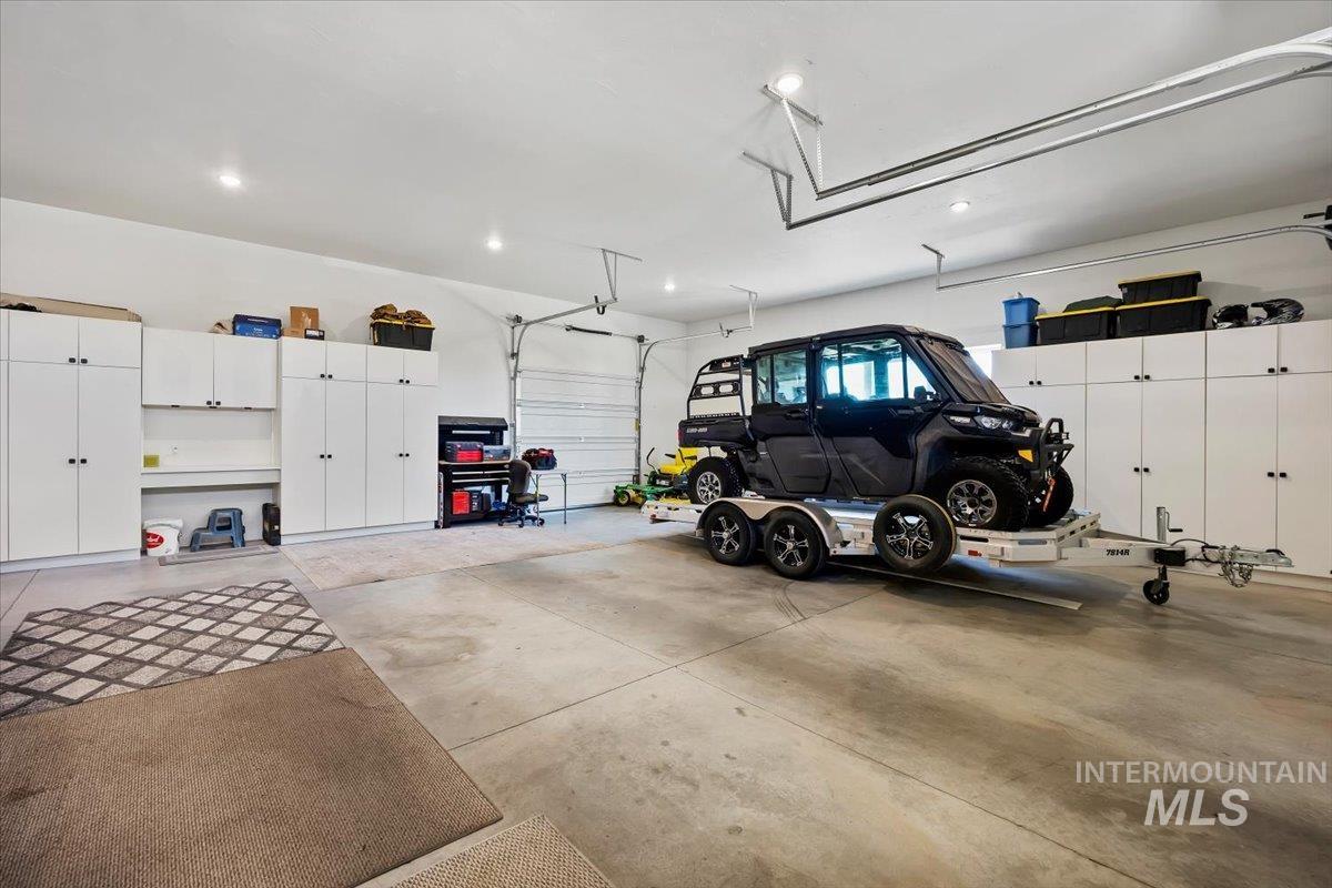 1587 Clear Creek Loop Property Photo 35