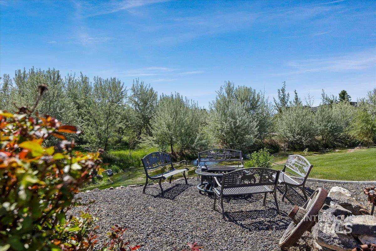 1587 Clear Creek Loop Property Photo 43