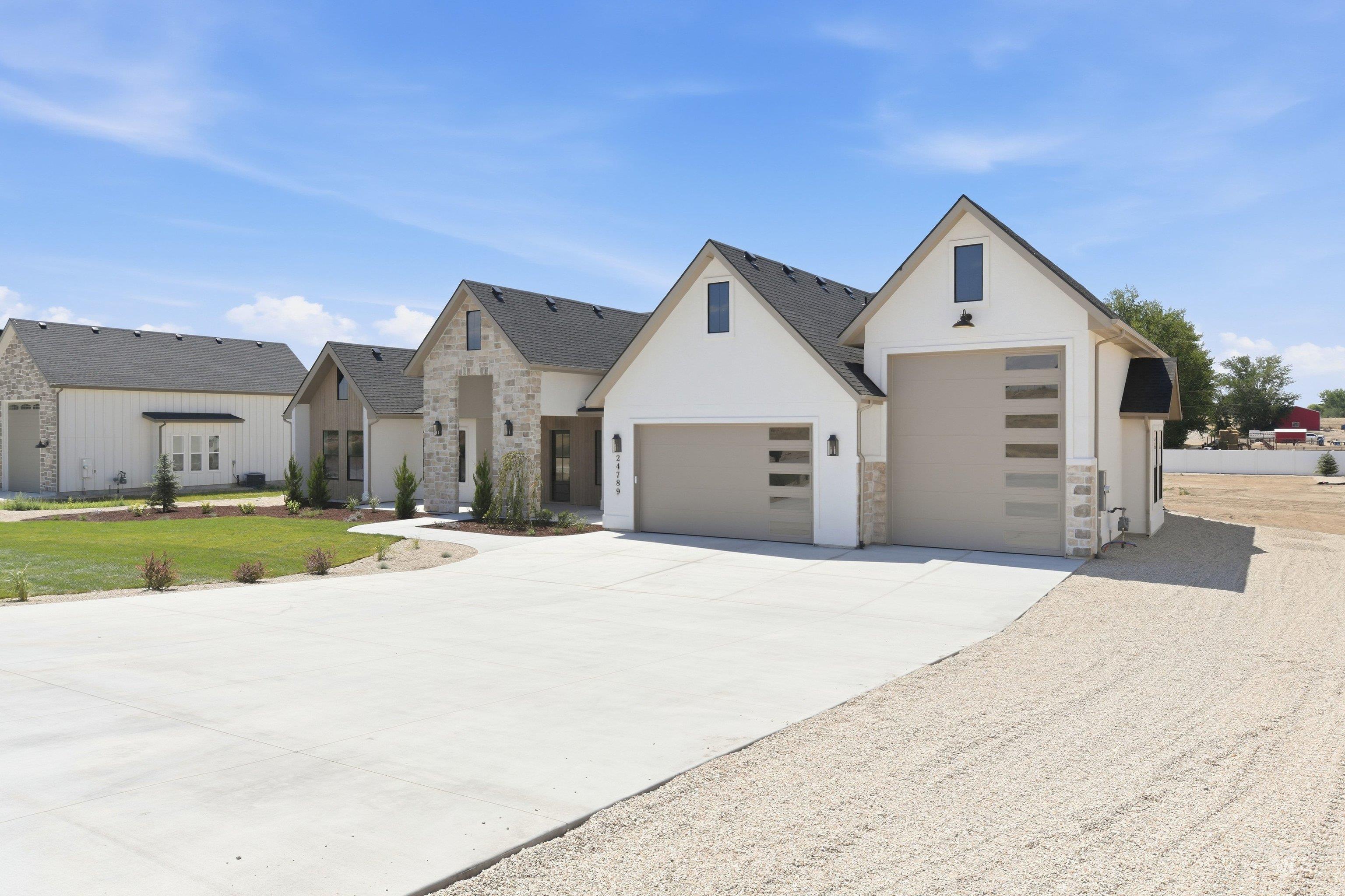 24789 Ardmore Ct Property Photo 4