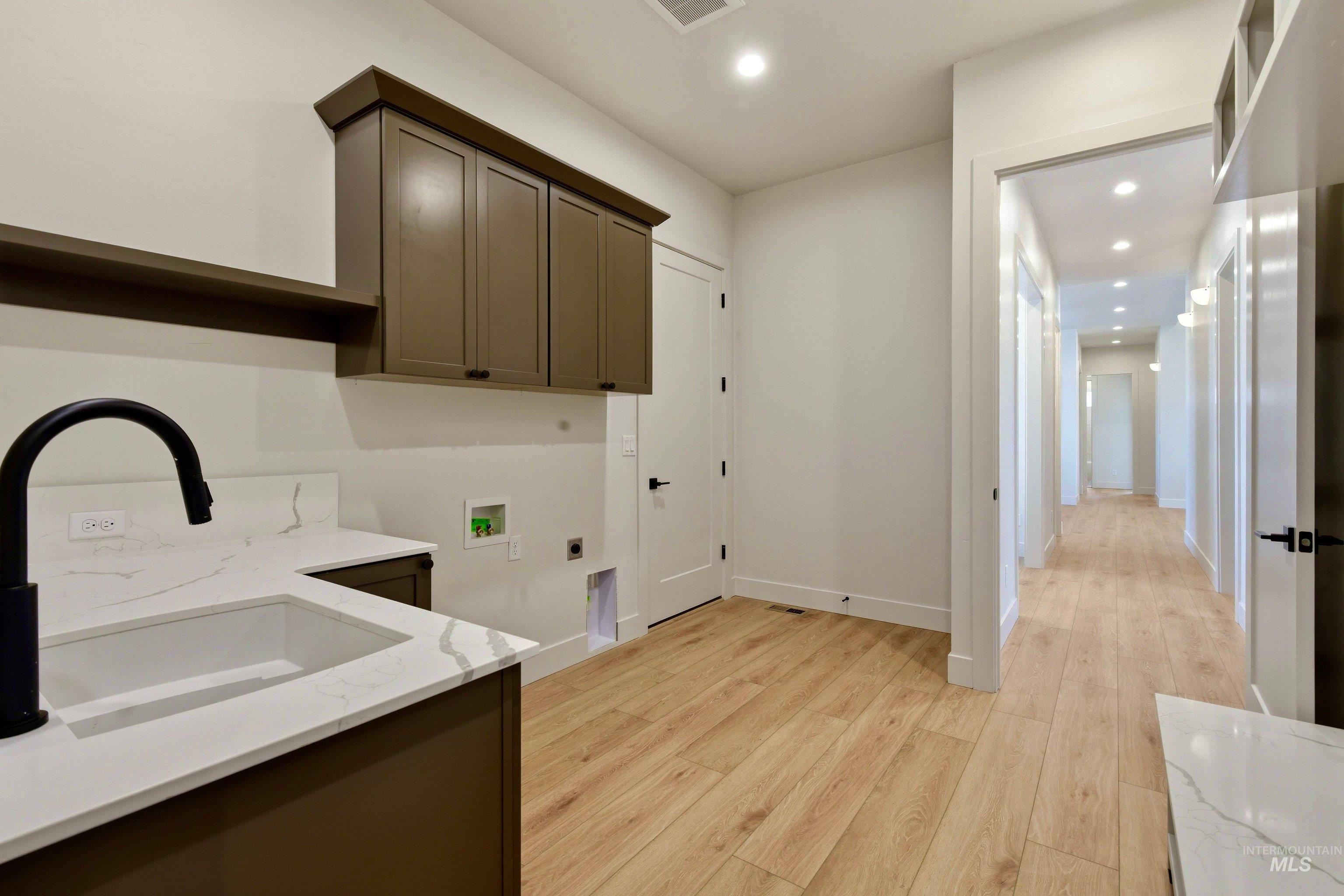 24789 Ardmore Ct Property Photo 27