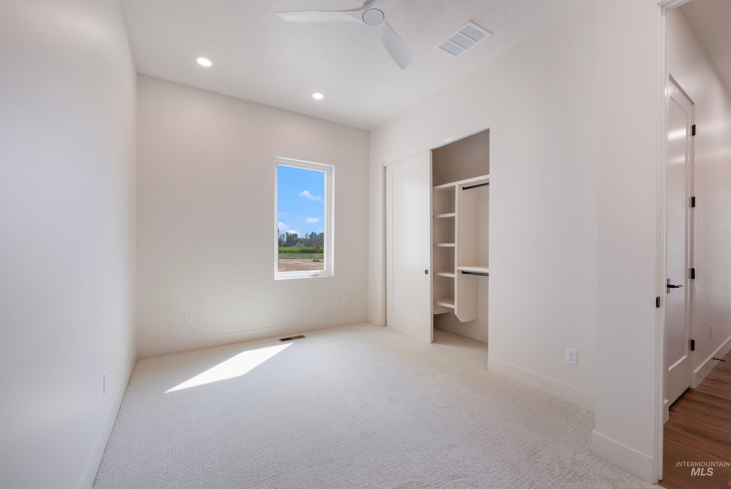 24821 Ardmore Ct Property Photo 38