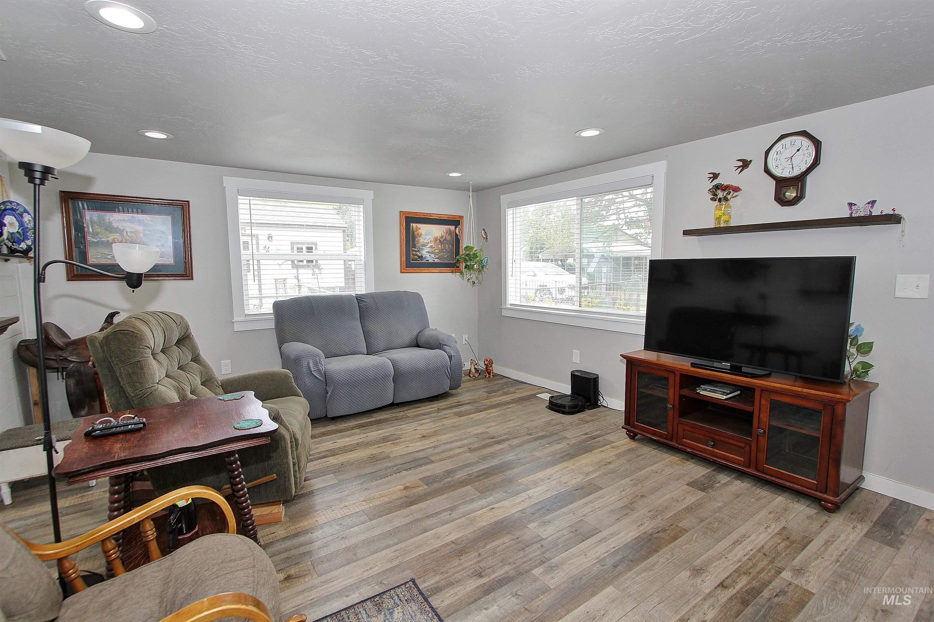 263 N Fargo Ave Property Photo 7