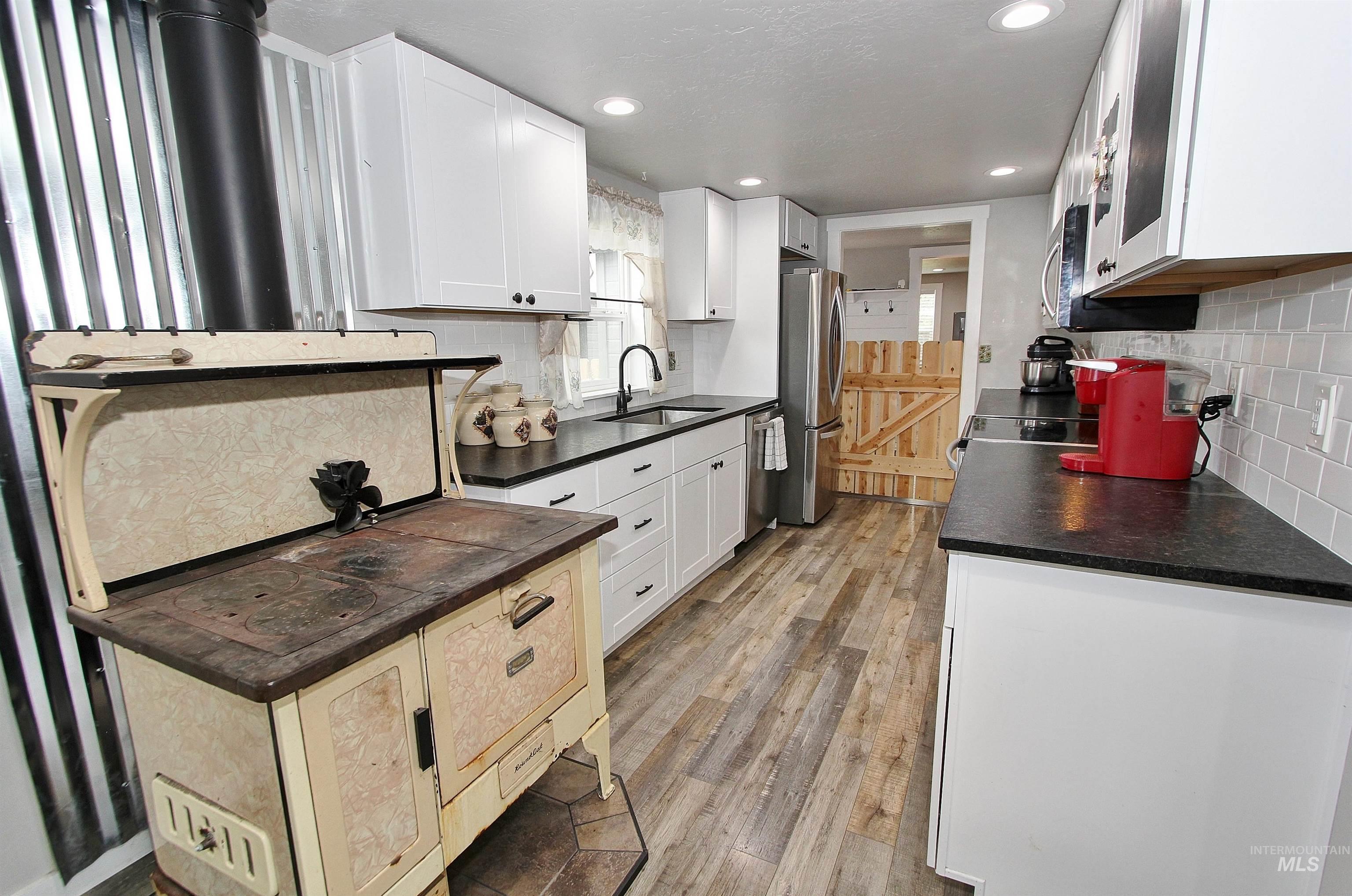 263 N Fargo Ave Property Photo 9