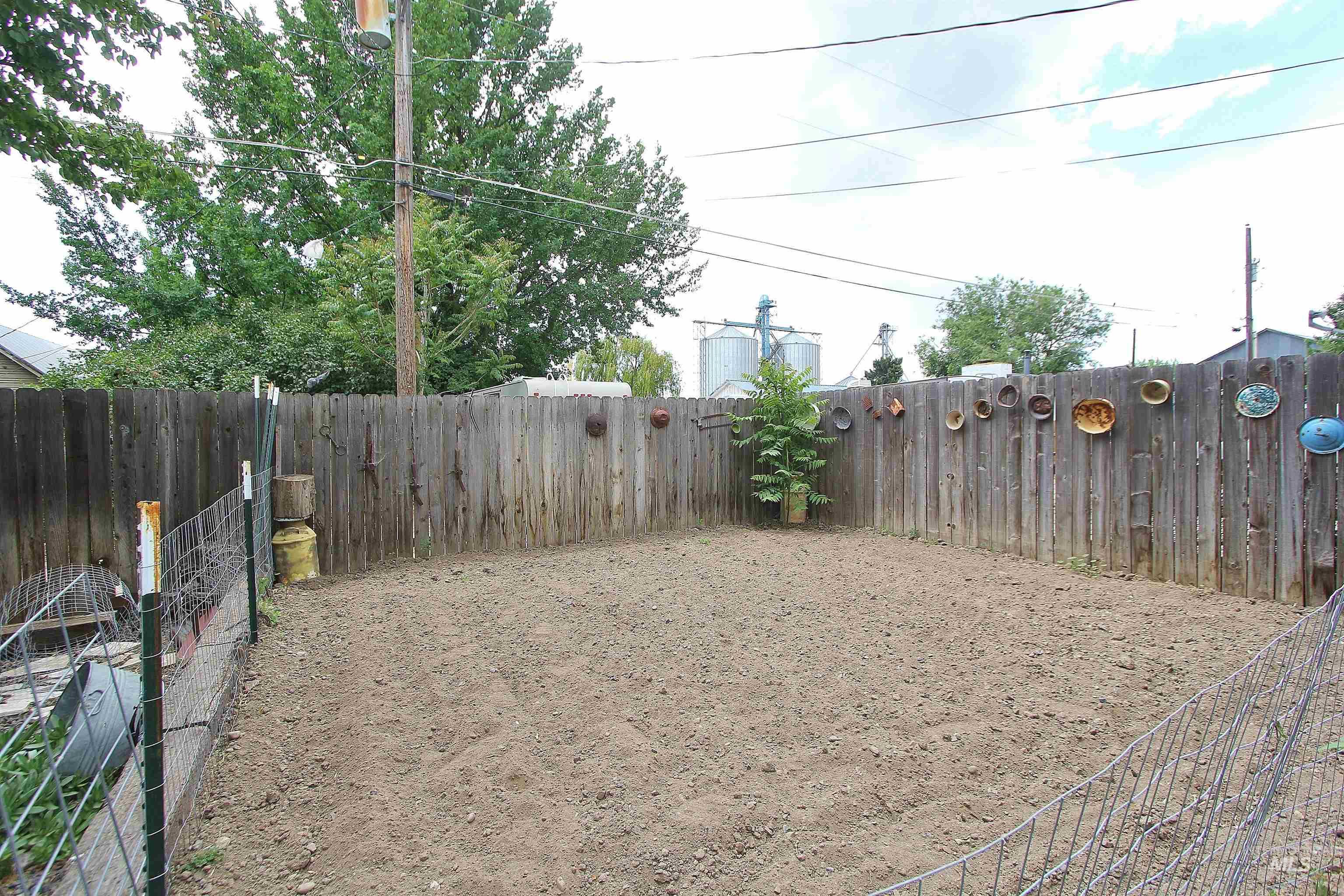 263 N Fargo Ave Property Photo 40