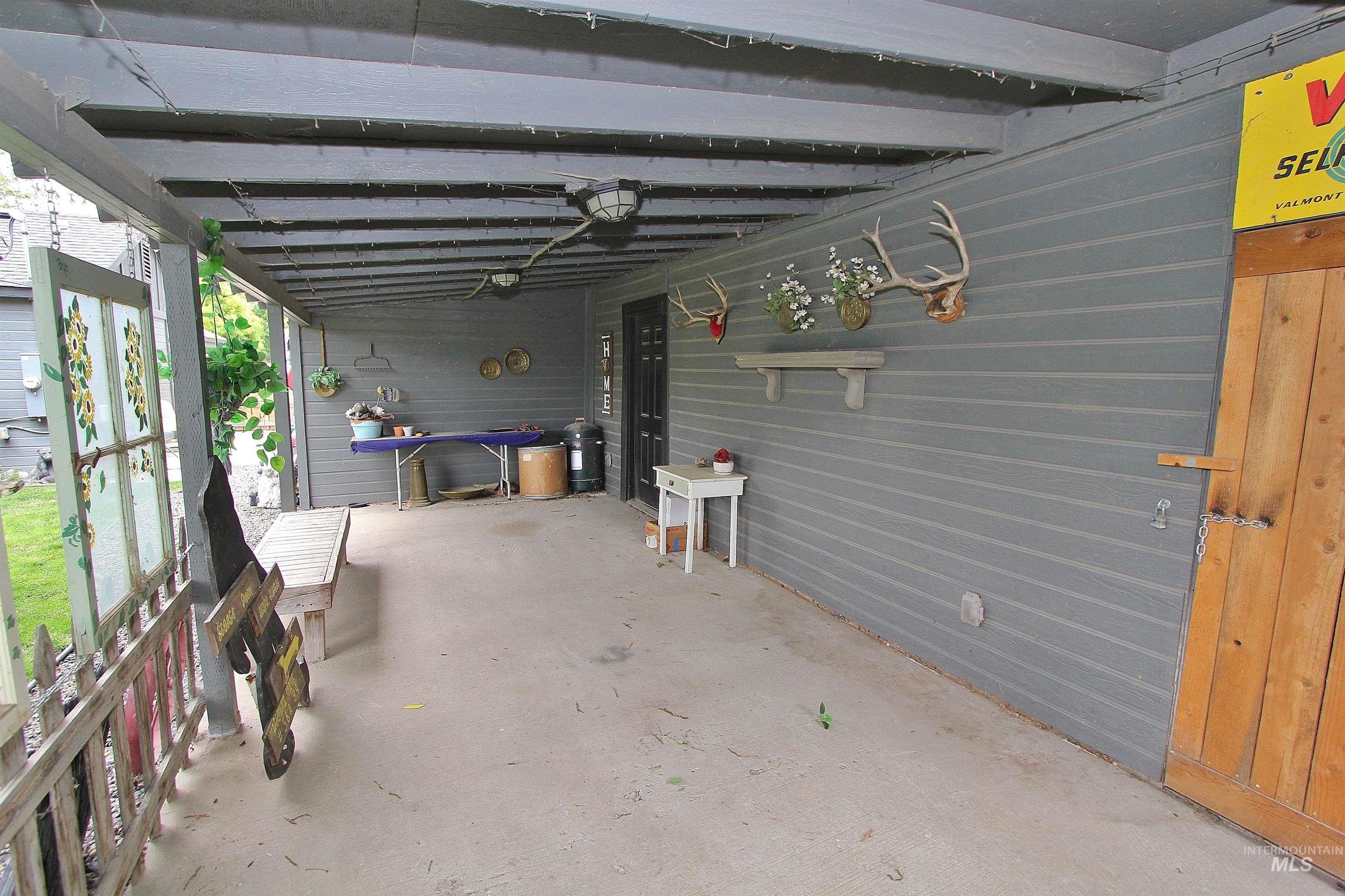 263 N Fargo Ave Property Photo 43