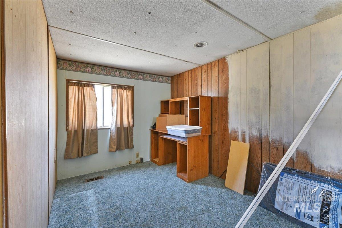 316 E 45th St Property Photo 17
