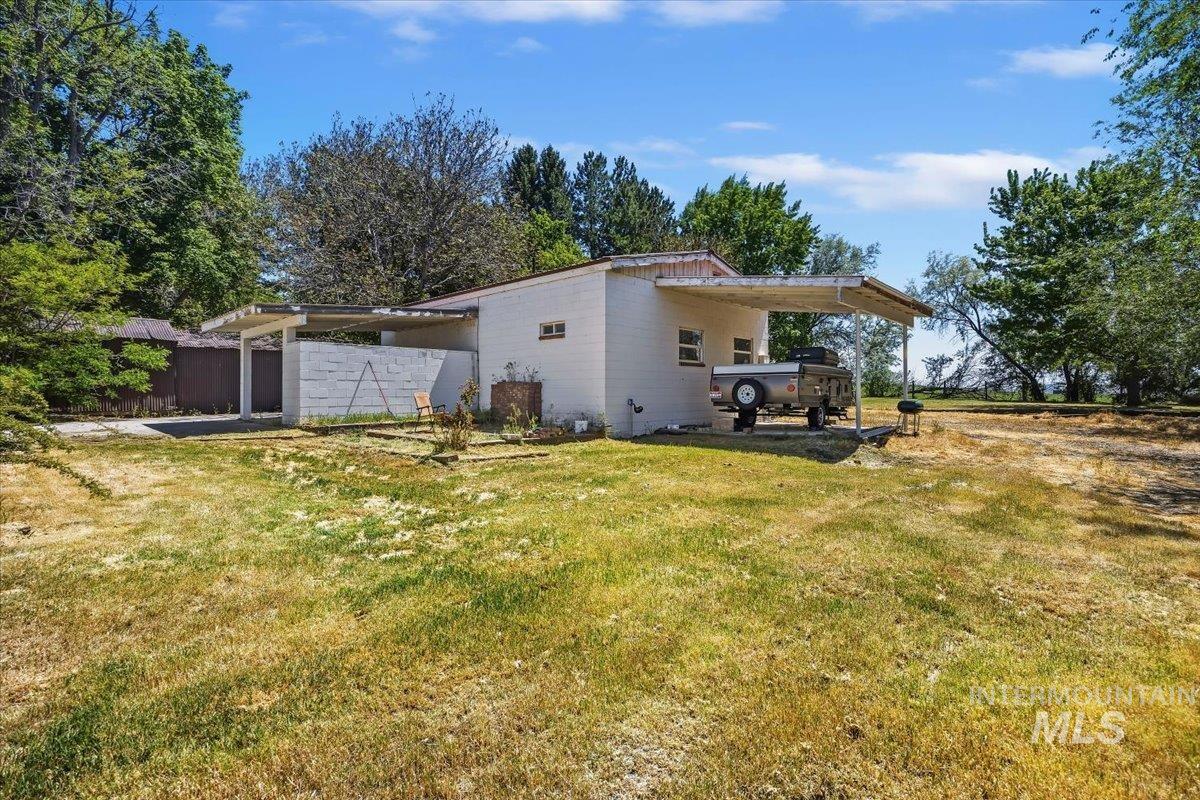 210 Hagerman Ave E Property Photo 7
