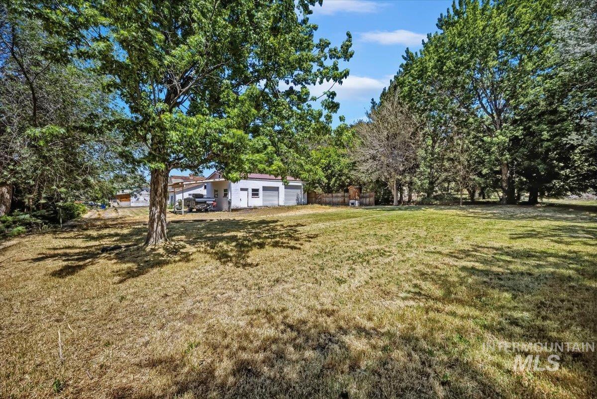 210 Hagerman Ave E Property Photo 11