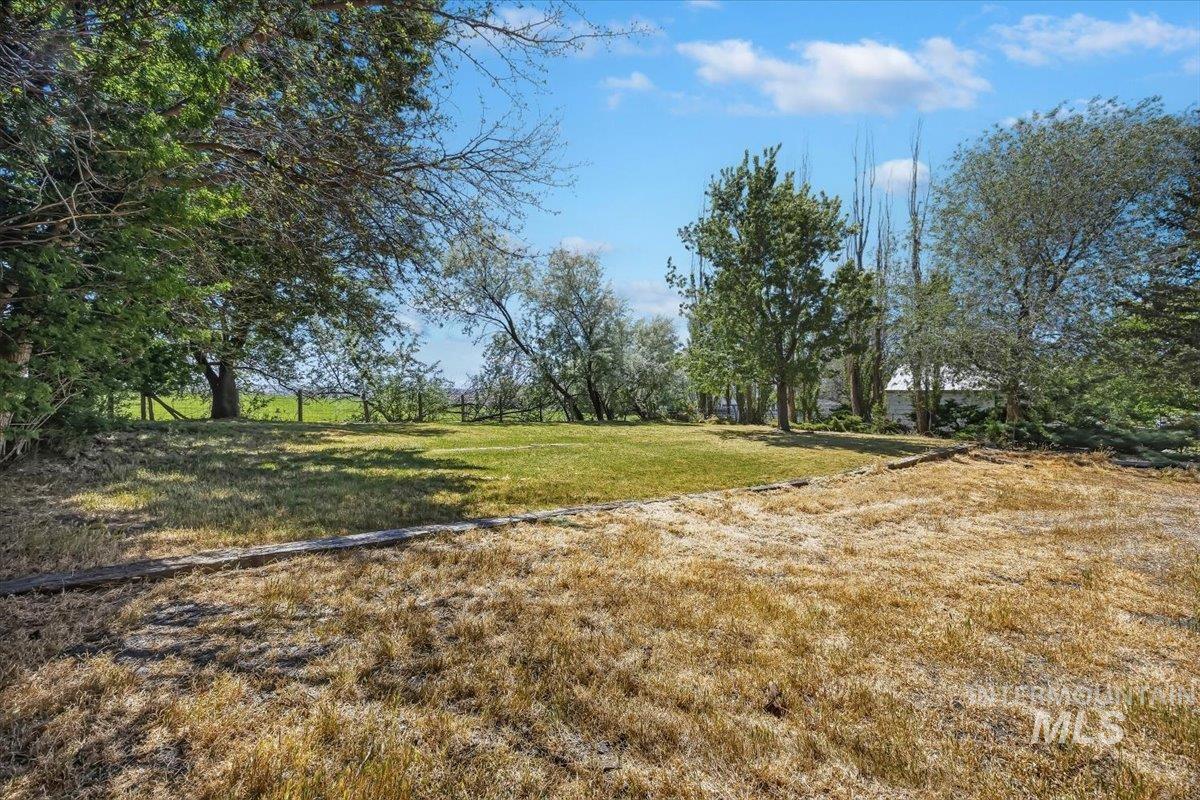 210 Hagerman Ave E Property Photo 13